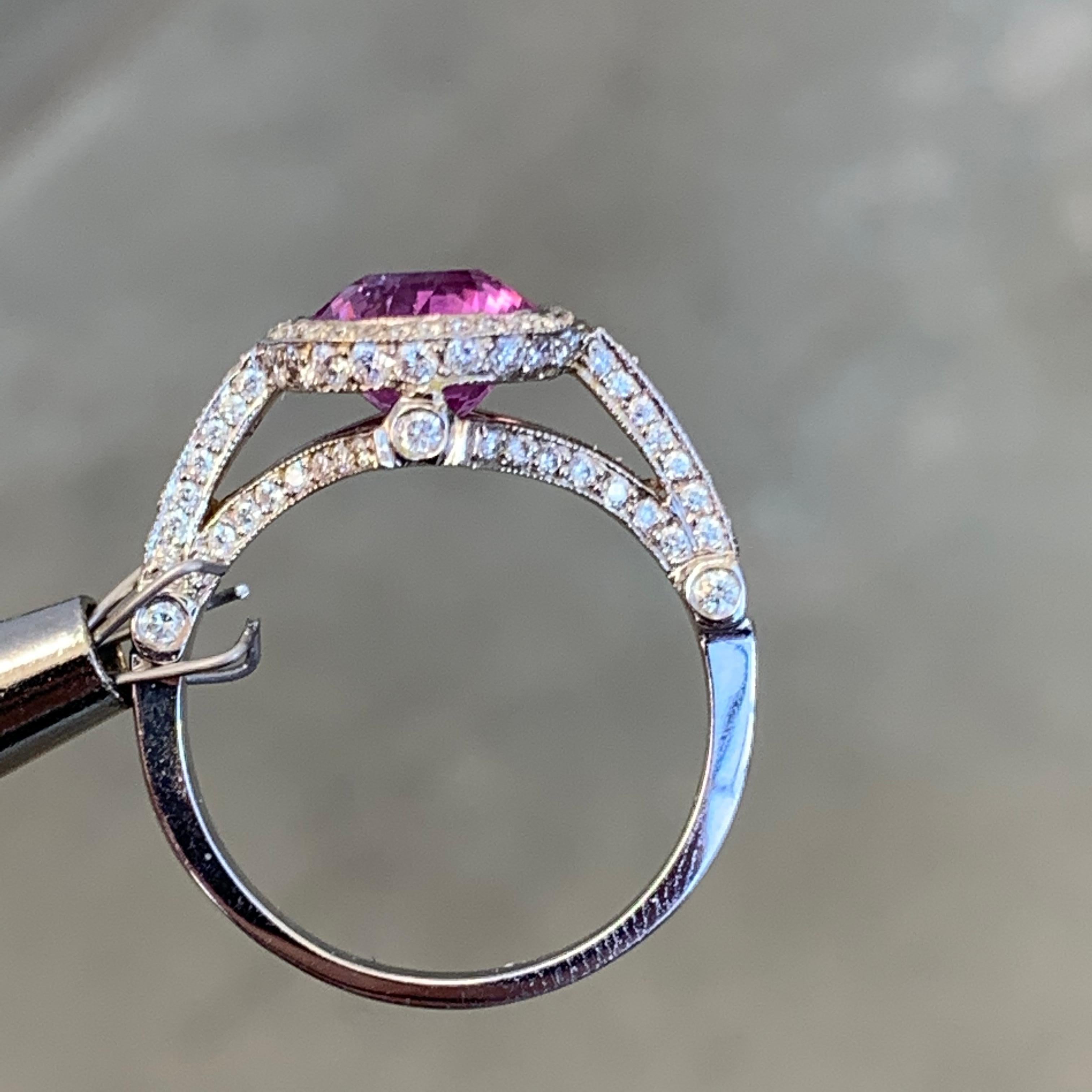 2,76 Karat Pink Saphir und Diamant und Platin Cocktail Ring im Zustand „Neu“ im Angebot in West Hollywood, CA
