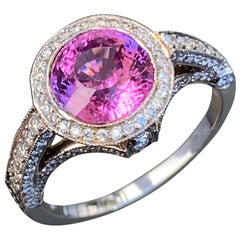 2,76 Karat Pink Saphir und Diamant und Platin Cocktail Ring
