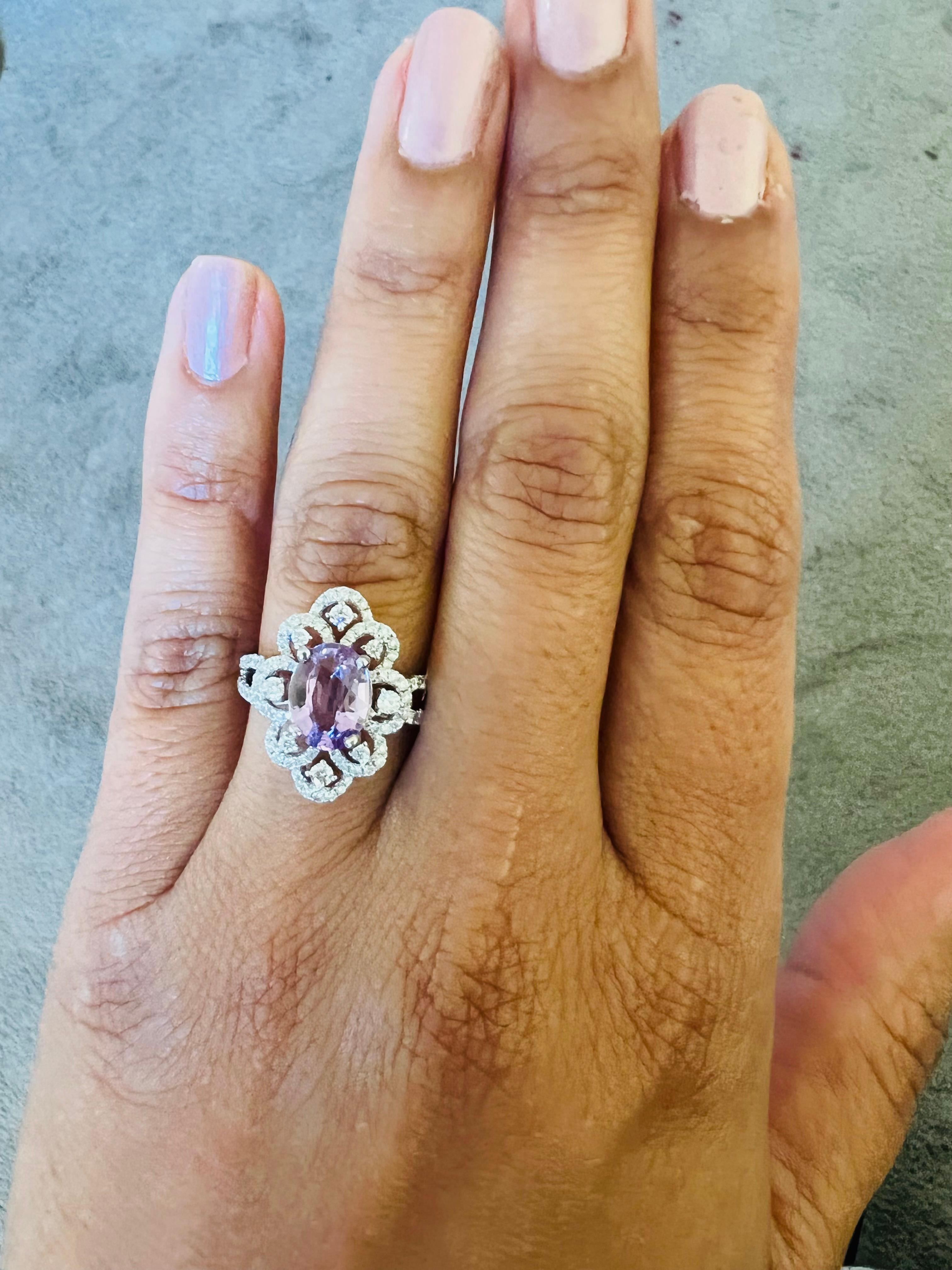 2,76 Karat lila Saphir Diamantring aus 18 Karat Weißgold im Zustand „Neu“ im Angebot in Los Angeles, CA