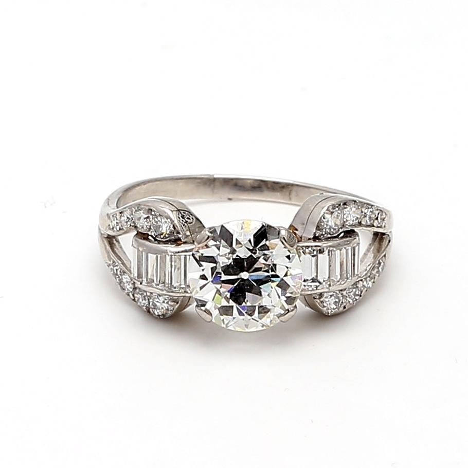 Titel:
2,76 Karat Runder Brillant I-VS1 Diamant Platin Ehering
Stil:
Hochzeit
Metall:
Platin
Edelstein 1:
2 Karat Diamant
Anzahl von Steinen:
1
Farbe:
I
Klarheit:
VS1
Die Form:
Rund Brillant
GIA:
DIAM OE I VS1 (GIA) 1192486451
Edelstein 2:
0,44