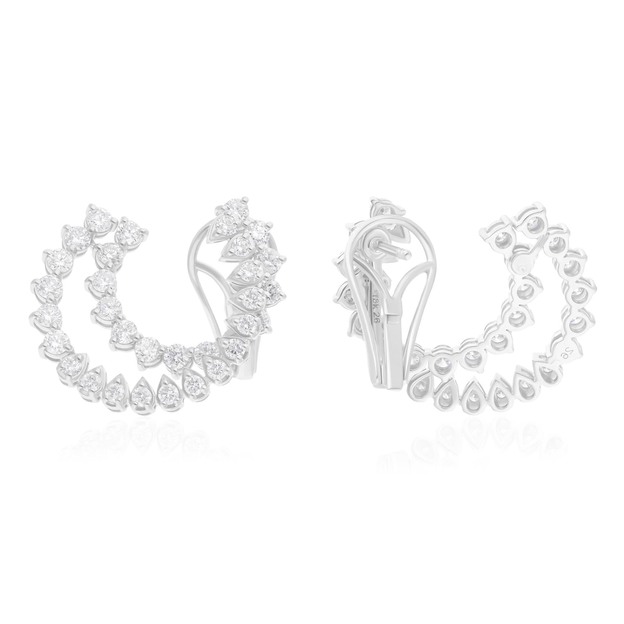 Diese exquisiten Ohrringe sind aus 18-karätigem Gold gegossen und mit 2,76 Karat funkelnden Diamanten besetzt.

FOLLOW SPECTRUM JEWELS Storefront, um die neueste Collection'S und exklusive Stücke zu sehen. Spectrum Jewels ist stolz darauf, ein Top