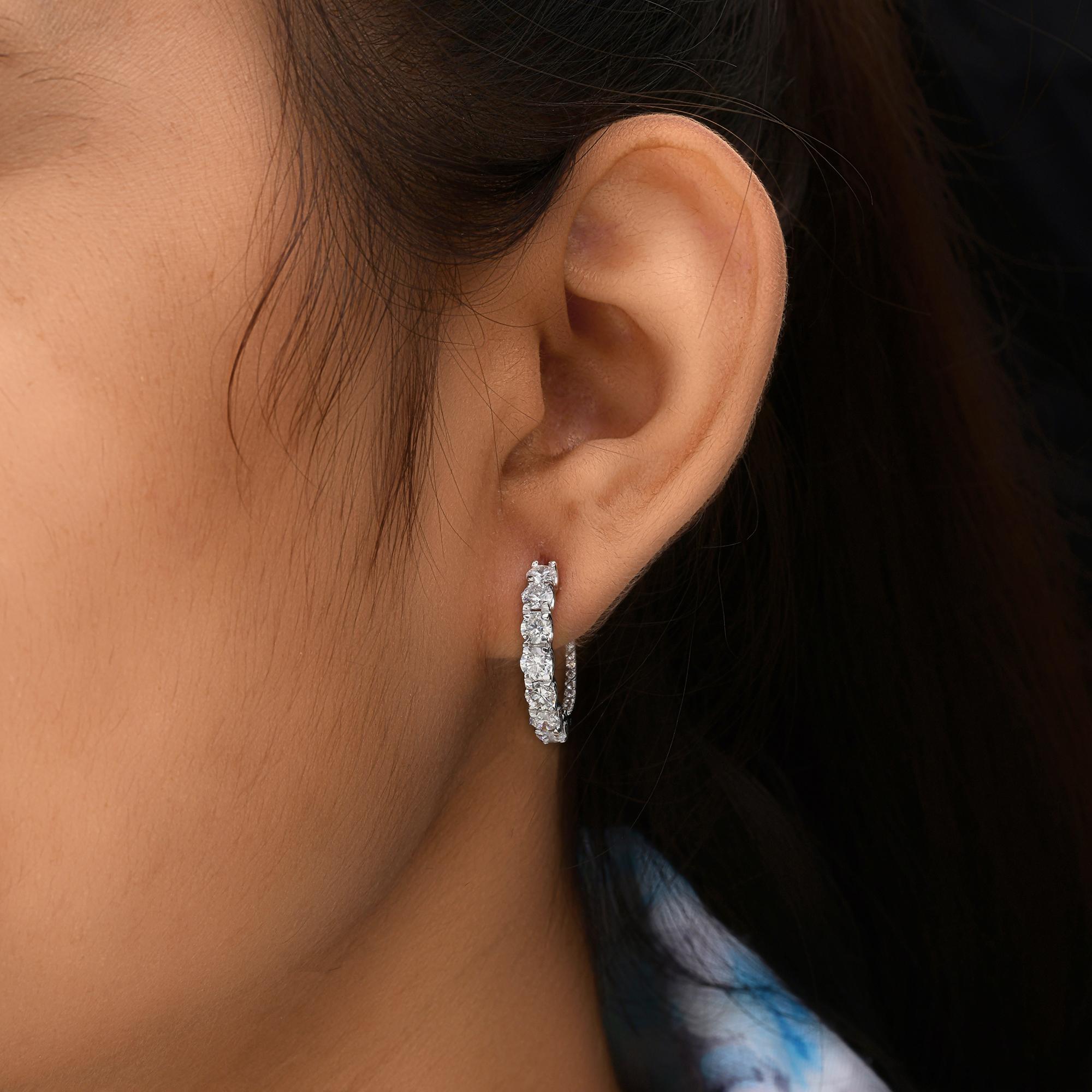 2.76 Carat SI/H Round Brilliant Cut Diamond Hoop Earrings 18 Karat White Gold In New Condition For Sale In Diera, Dubai