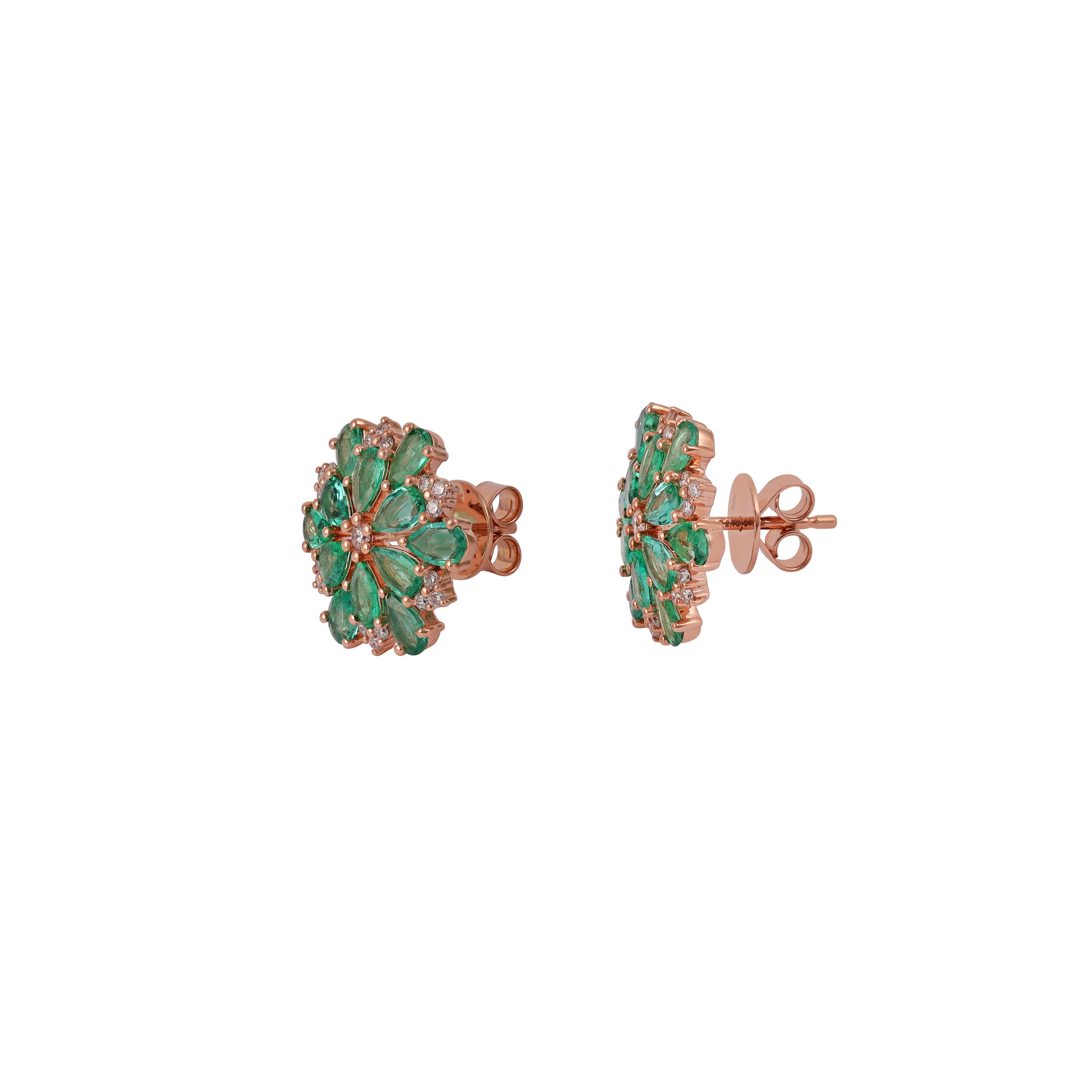 Contemporary 2.76 Carat  Zambian Emerald and Diamond Earrings Stud in 18 Karat Rose Gold For Sale