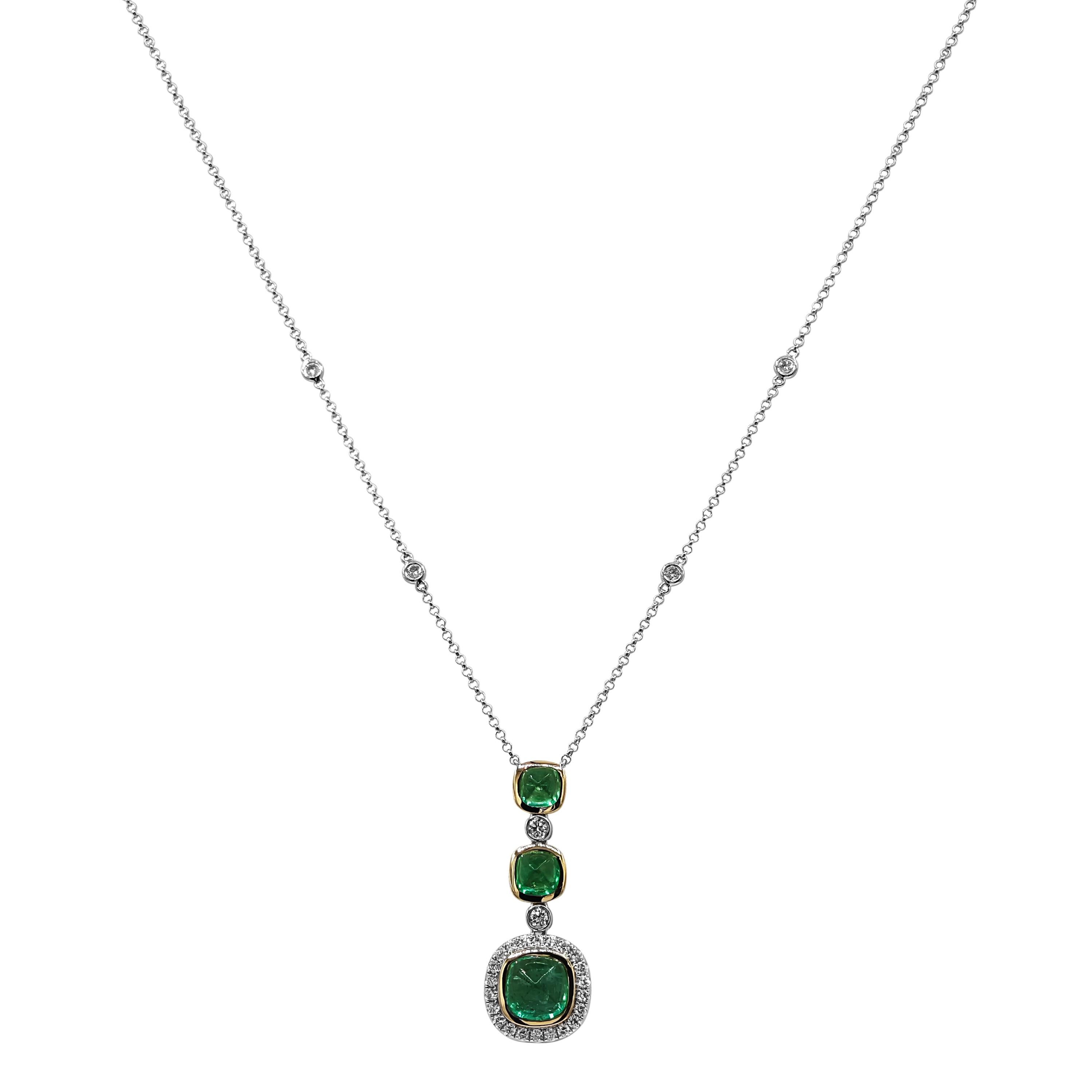 3 Emerald Gemstones: 3.33 Carats
28 White Diamonds: 0.43 Carats
Metal: 18K White Gold, 5.70 Grams
