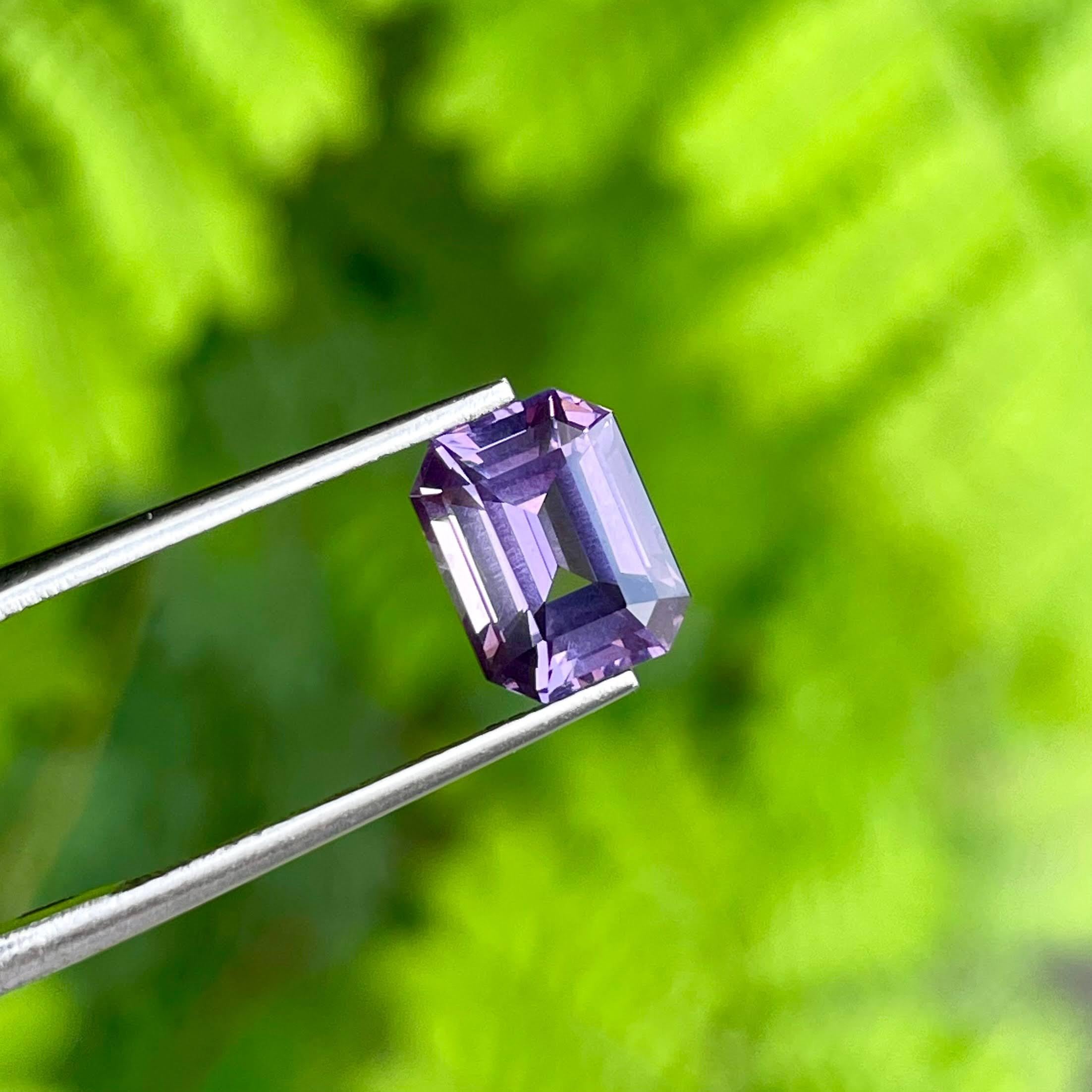 Weight 2.76 carats 
Dimensions 9.08x7.00x5.01 mm
Treatment none 
Origin Tanzania 
Clarity Loupe clean 
Shape octagon 
Cut emerald 




The Lavender Spinel is an exquisite gemstone, boasting a mesmerizing allure with its 2.76 carats of pure elegance.