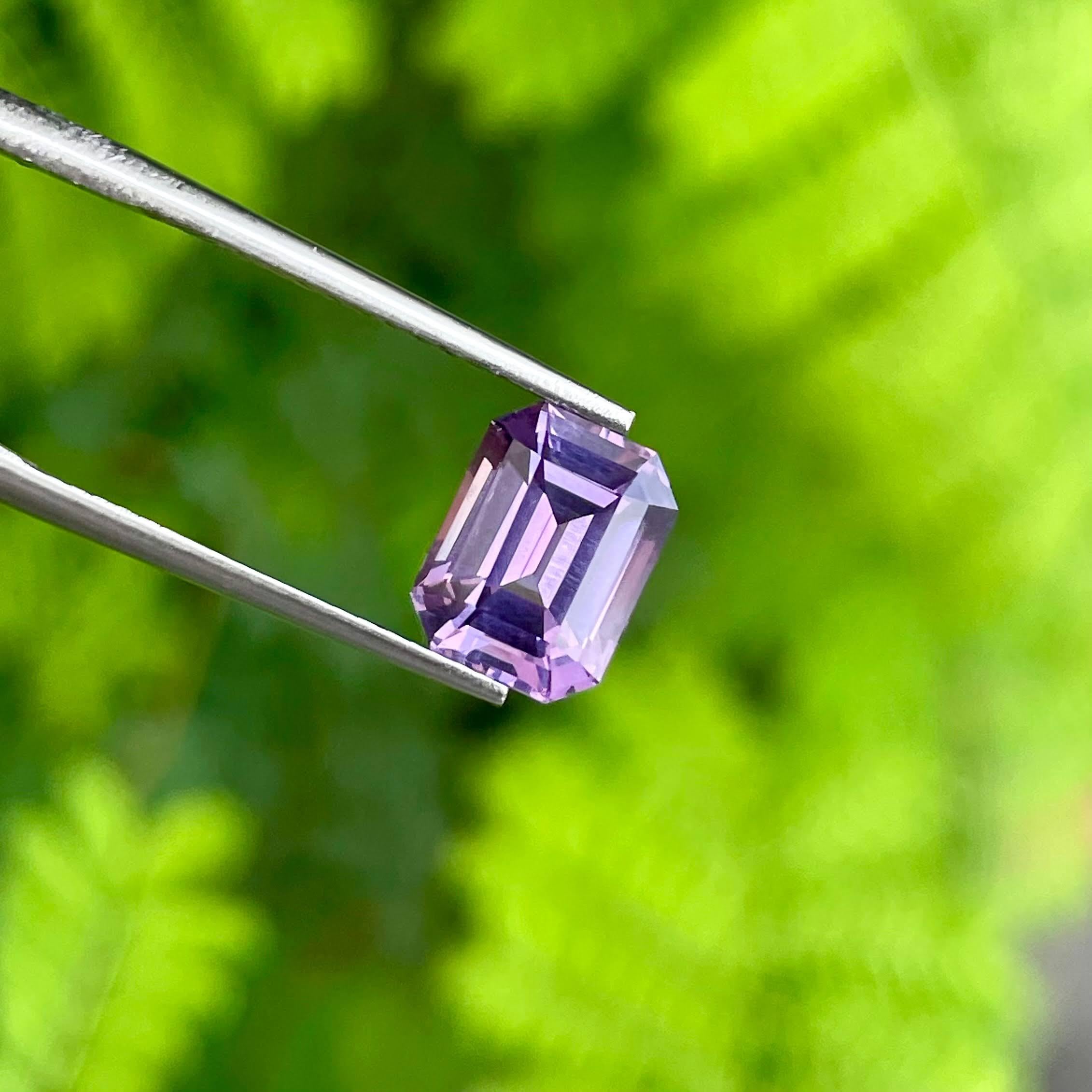2.76 carats Lavender Loose Spinel Stone Emerald Cut Natural Tanzanian Gemstone In New Condition For Sale In Bangkok, TH