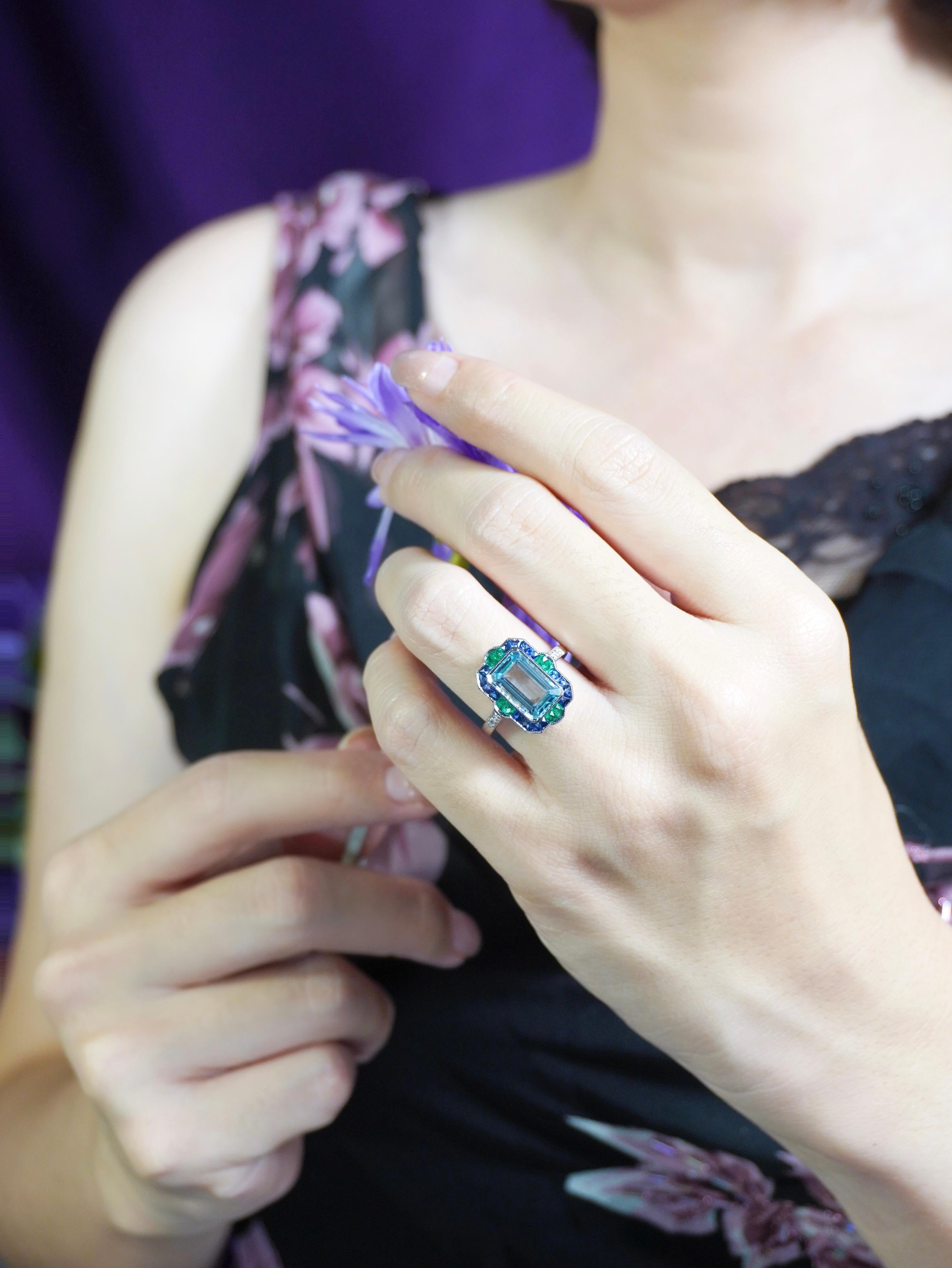 Art déco 2.76 Ct. Bague cocktail aigue-marine émeraude saphir diamant en or blanc 18K