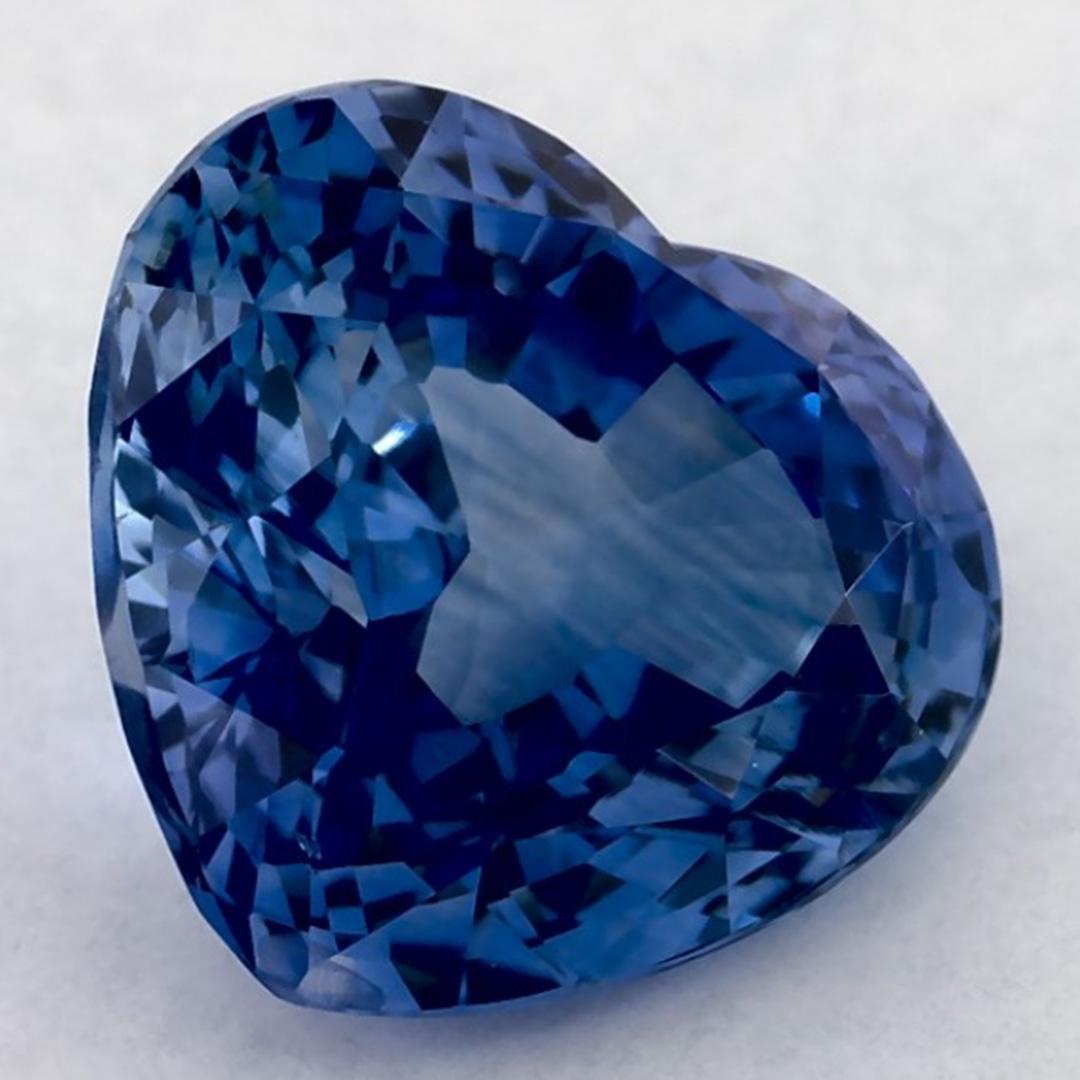 Una piedra de nacimiento de septiembre muy preciosa con un encantador color azul. Se cree que traen buena suerte y fortuna a la vida.

Explora la vibrante colección de esmeraldas, rubíes y zafiros de nuestra tienda, disponibles como gemas sueltas y