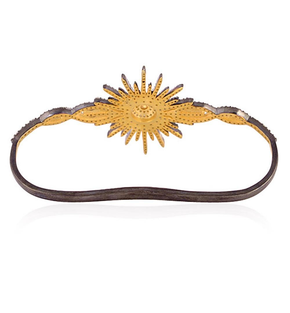 18KT:1.4g,
Diamond:2.76ct,
Silver:11.928g
Size: 37X57X33MM