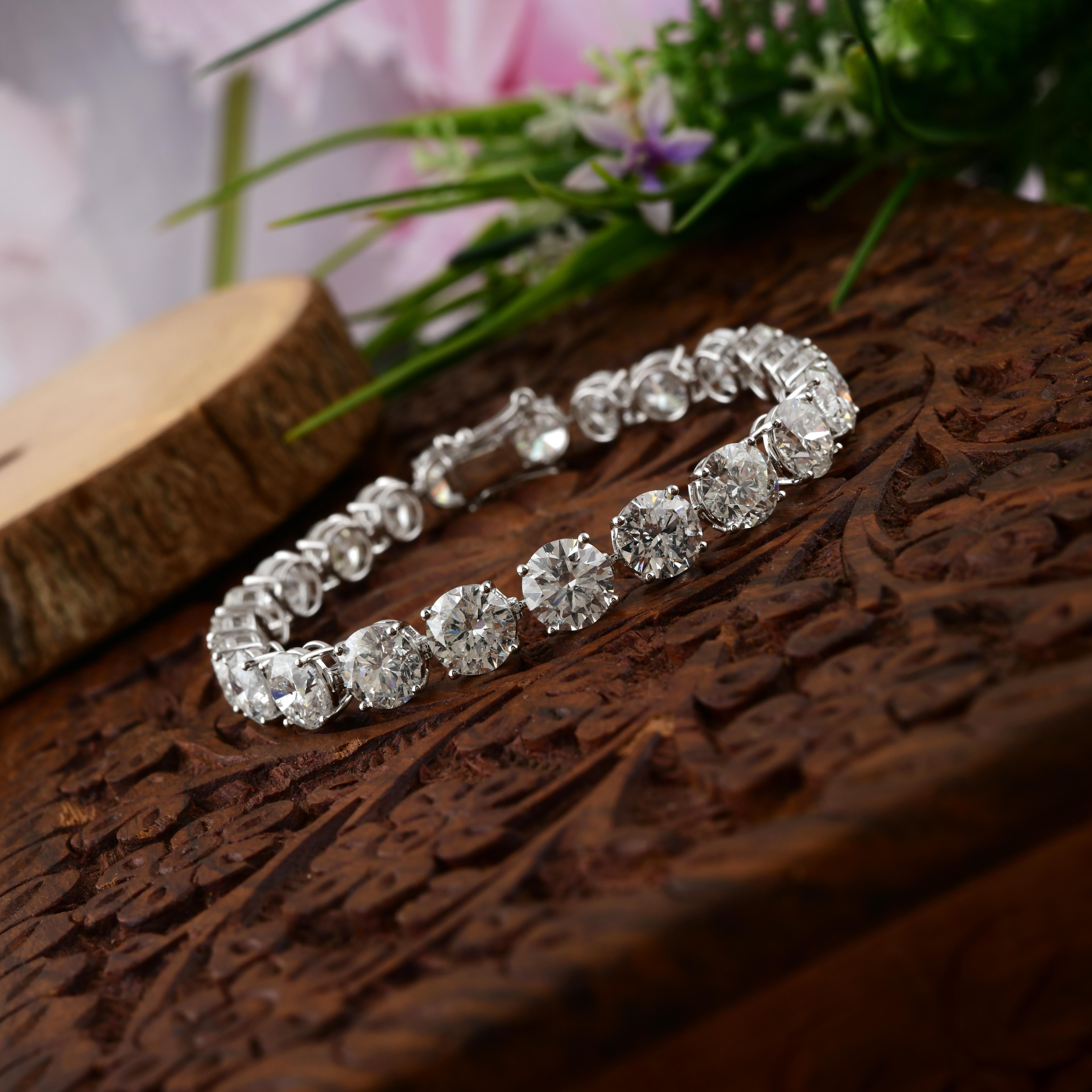 27,66 quilates SI Claridad HI Color Pulsera de diamantes Joyas de oro blanco de 18 quilates en Nuevo estado para la venta en Diera, Dubai
