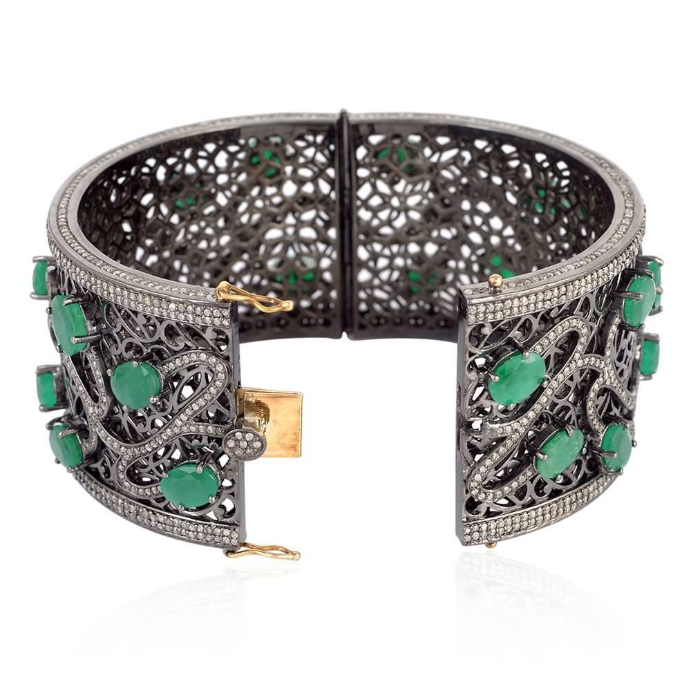 Artisan 27.67ct Oval Shaped Emerald Cuff With Diamonds Made In 14k Gold & Silver For Sale