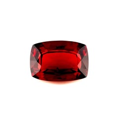 Pierre précieuse non sertie, grenat rhodolite rose rougeâtre de 2,76 carats, taille coussin