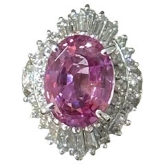Anello da cocktail con zaffiro rosa e diamanti da 2,76 carati in platino