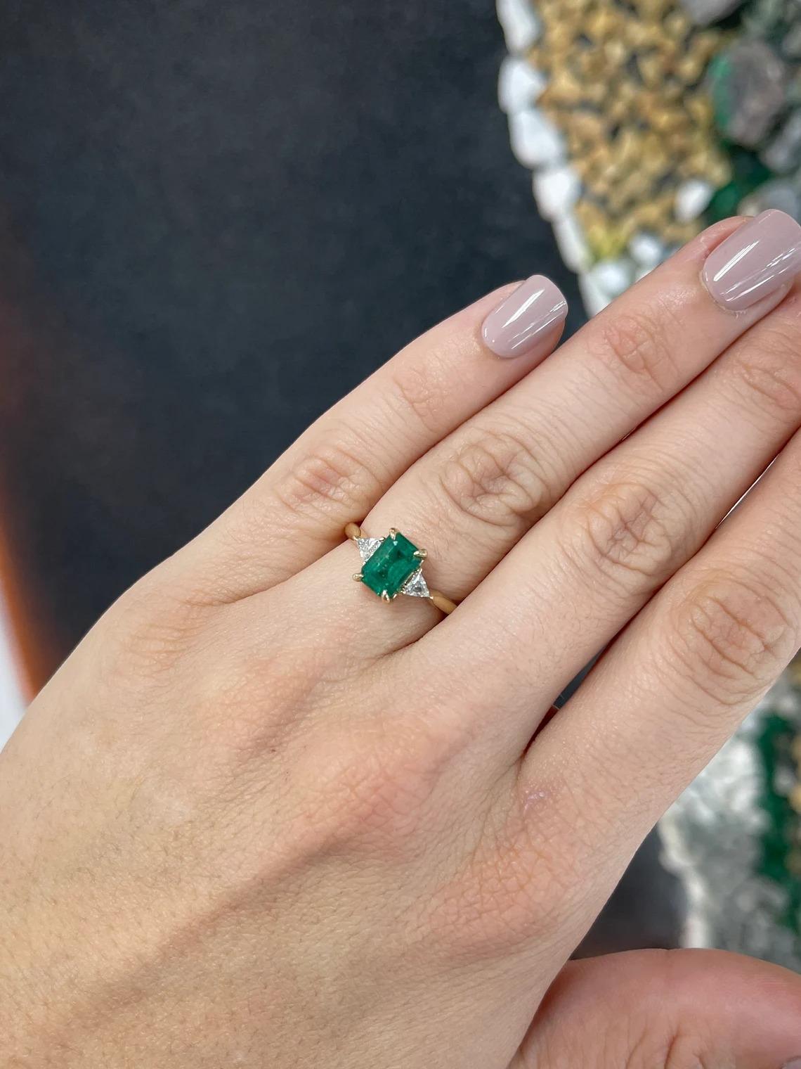2.76tcw Dark Green Emerald Cut Emerald & Trillion Diamond 3 Stone Engagement Rin Neuf - En vente à Jupiter, FL