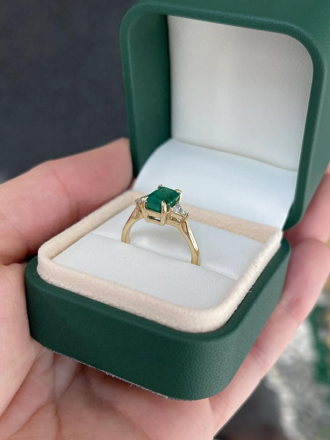 2.76tcw Dark Green Emerald Cut Emerald & Trillion Diamond 3 Stone Engagement Rin en vente 2