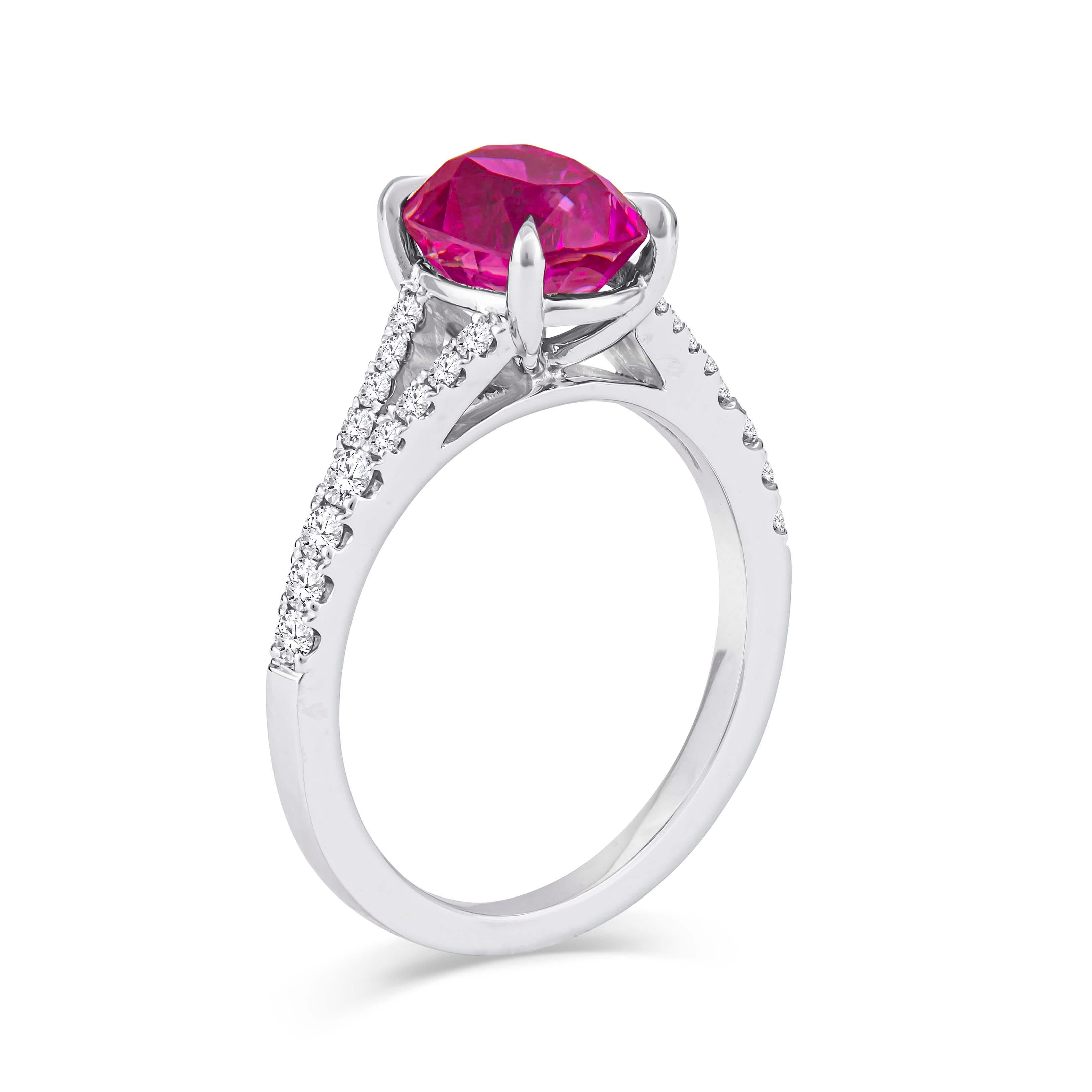 2.77 Carat Cushion Cut Natural Pink Burma Sapphire 'GIA' and Diamond Ring, 18K In New Condition In Houston, TX