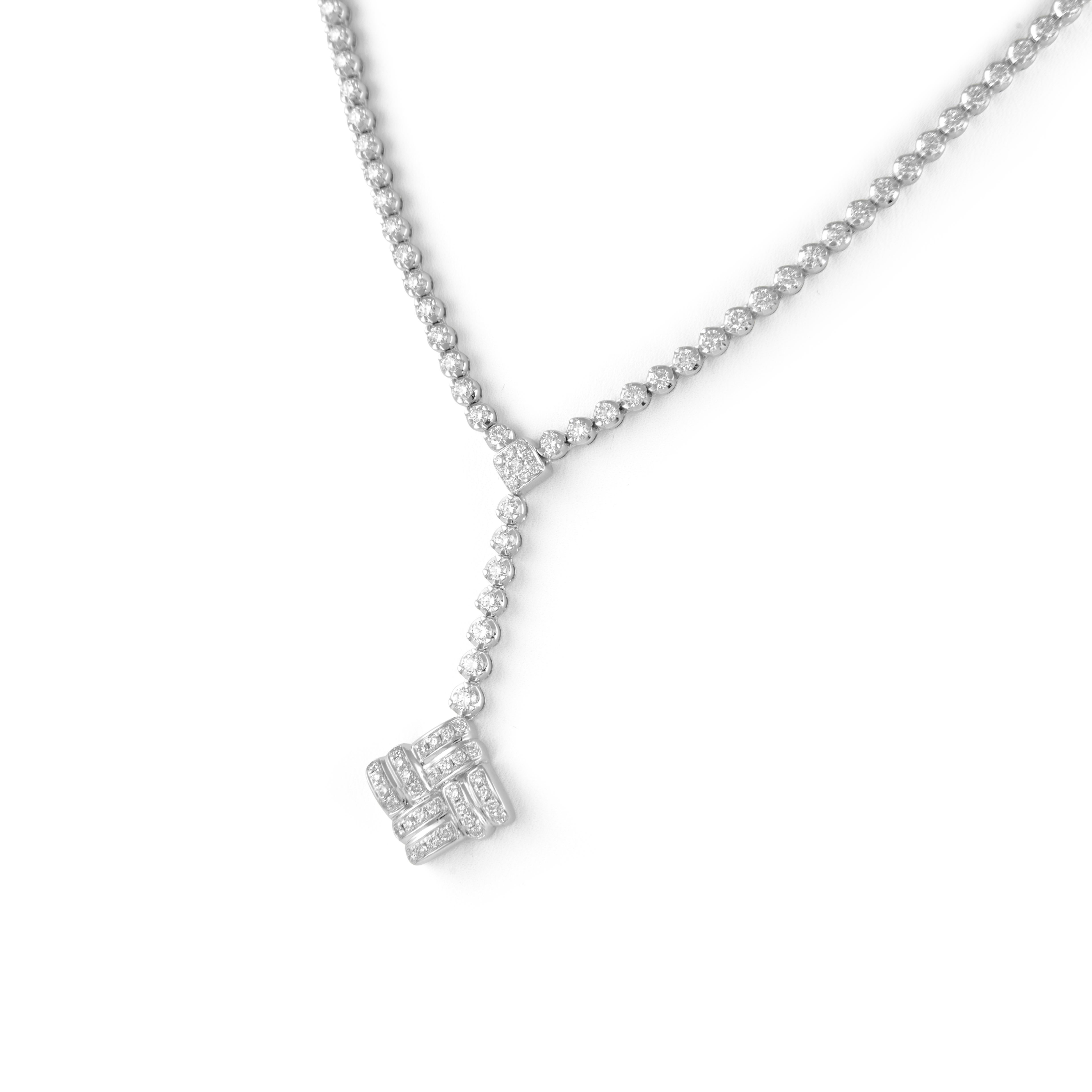 Contemporaneo Collana con diamanti da 2,77 carati in oro bianco in vendita