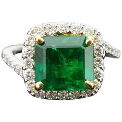 Anello da cocktail in oro 18 carati con smeraldo e diamanti da 2,77 carati