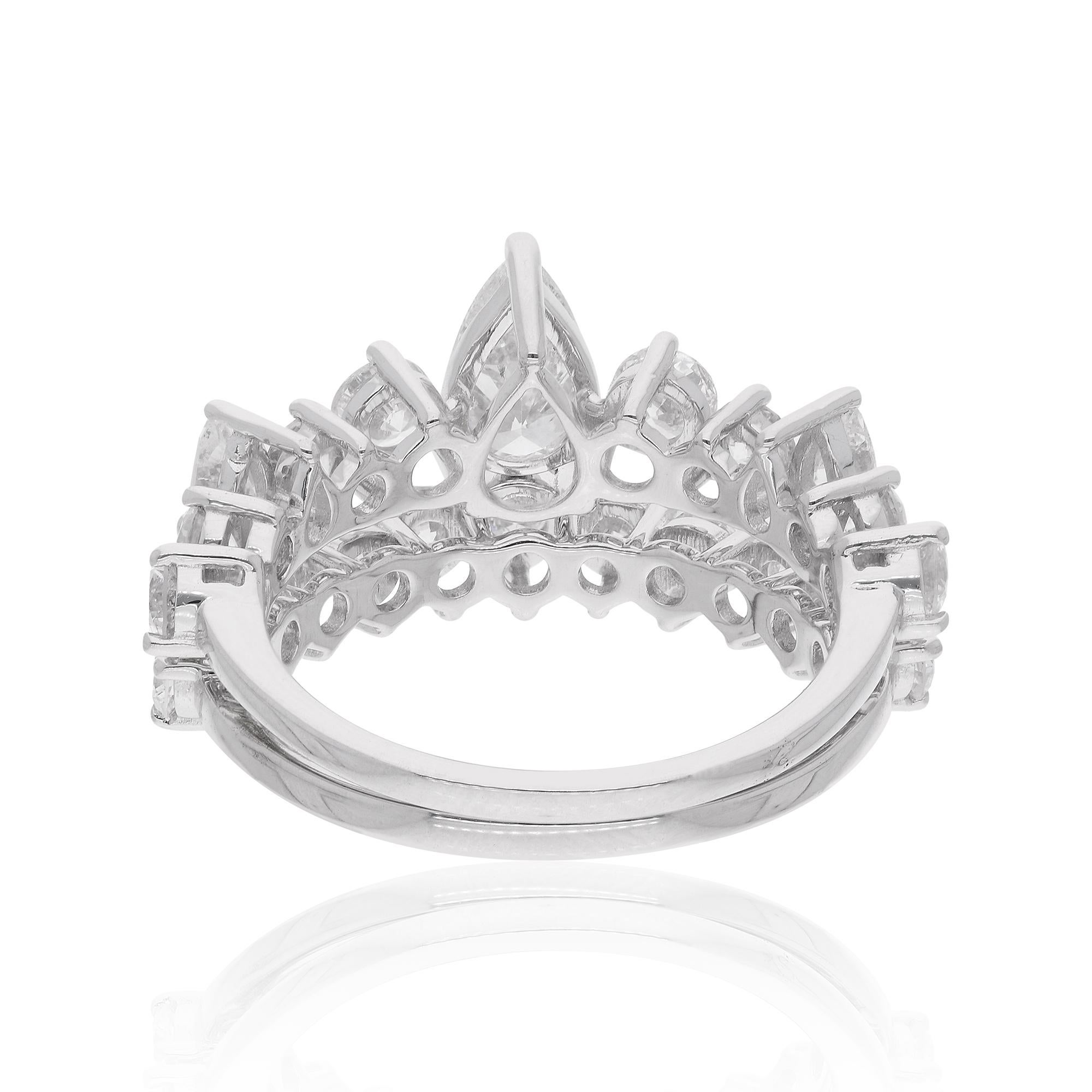 2.77 Carat Pear & Round Diamond Two Ring Set 18 Karat White Gold Fine Jewelry In New Condition For Sale In Diera, Dubai