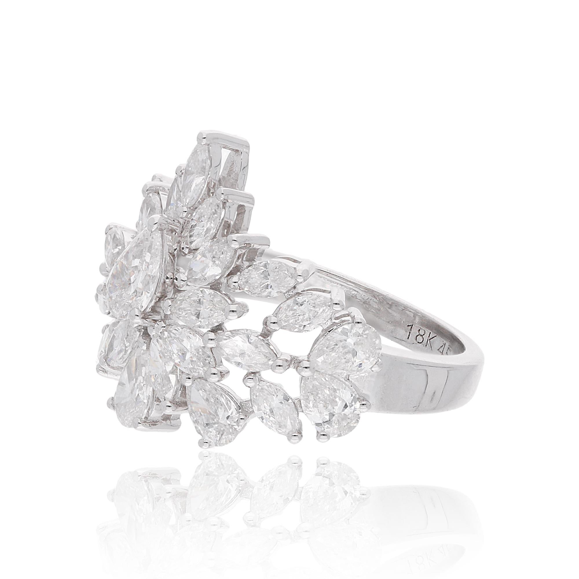 En vente :  2.77 Carat SI Clarity HI Color Floral Burst Diamond Ring 14 Karat White Gold 6