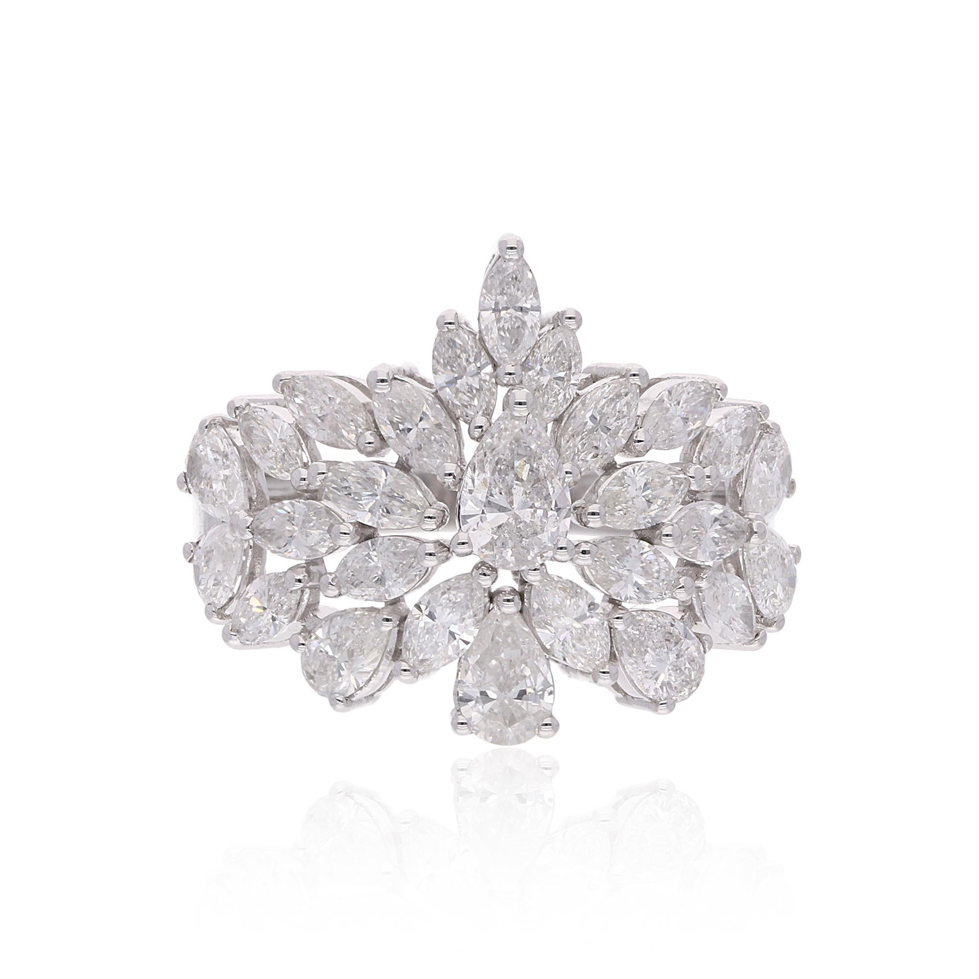 En vente :  2.77 Carat SI Clarity HI Color Floral Burst Diamond Ring 18 Karat White Gold 5