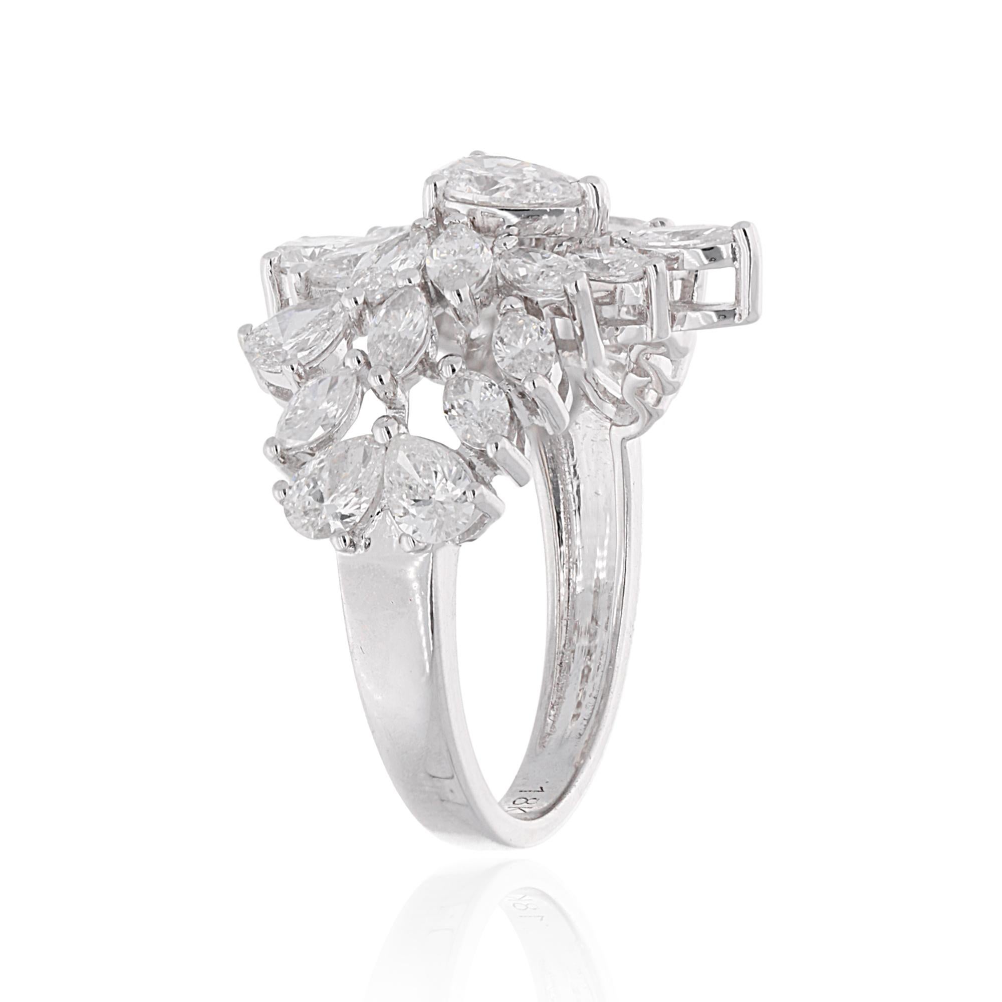 En vente :  2.77 Carat SI Clarity HI Color Floral Burst Diamond Ring 18 Karat White Gold 7