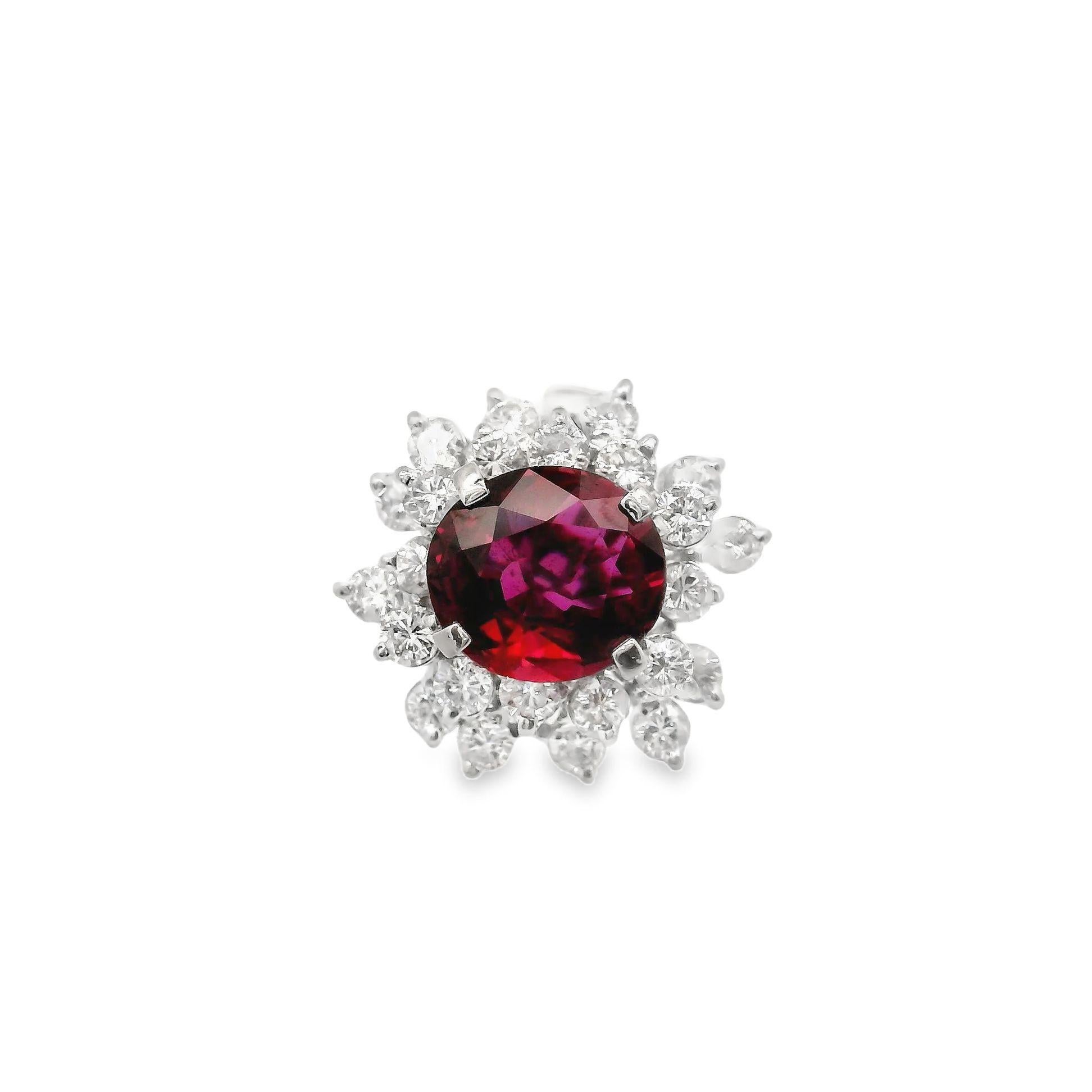 Bague en or blanc avec rubis thaïlandais non chauffé de 2,77 carats et diamants, certifiée GIA Neuf - En vente à Beverly Hills, CA