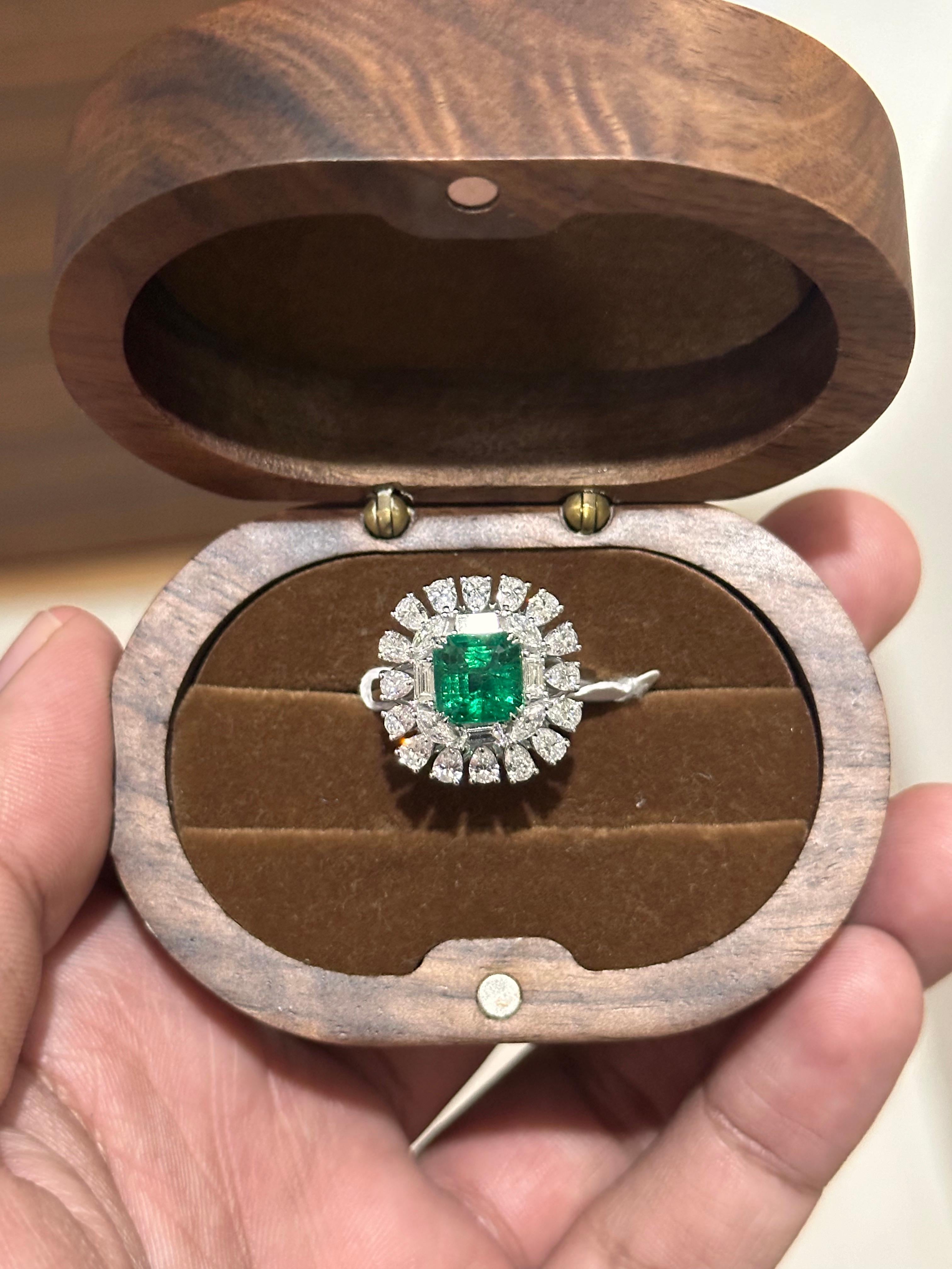 2.77 Carat Zambian Emerald Diamond Classic Ring In New Condition For Sale In Bangkok, TH