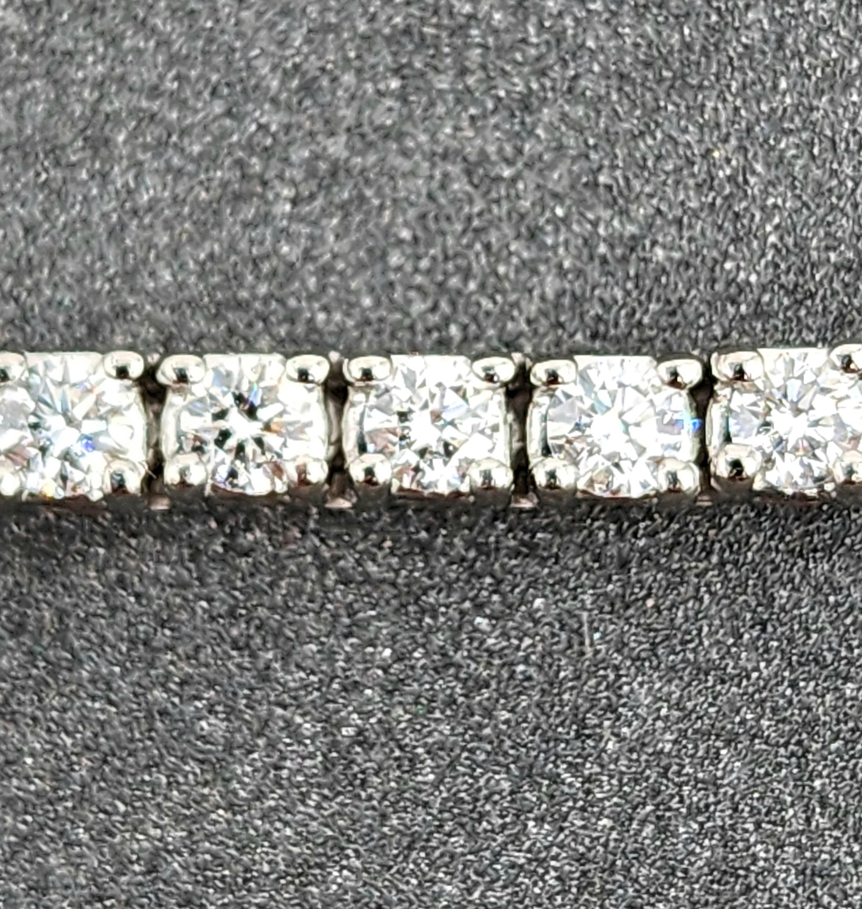Pulsera de tenis con diamantes de 2.77 ct Corte redondo en venta