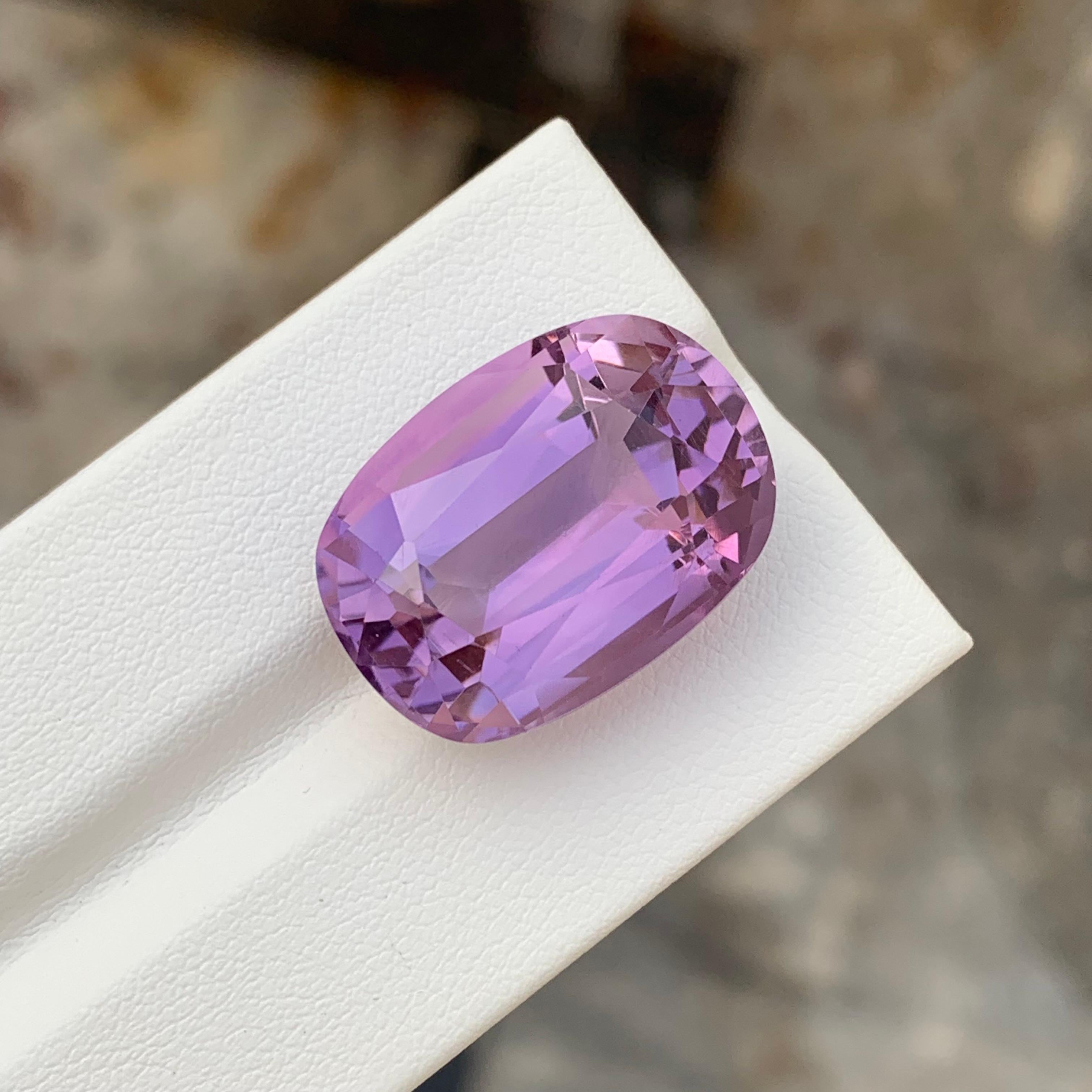 27,70 Karat Natürlicher loser Amethyst Ovalform Edelstein im Angebot 1