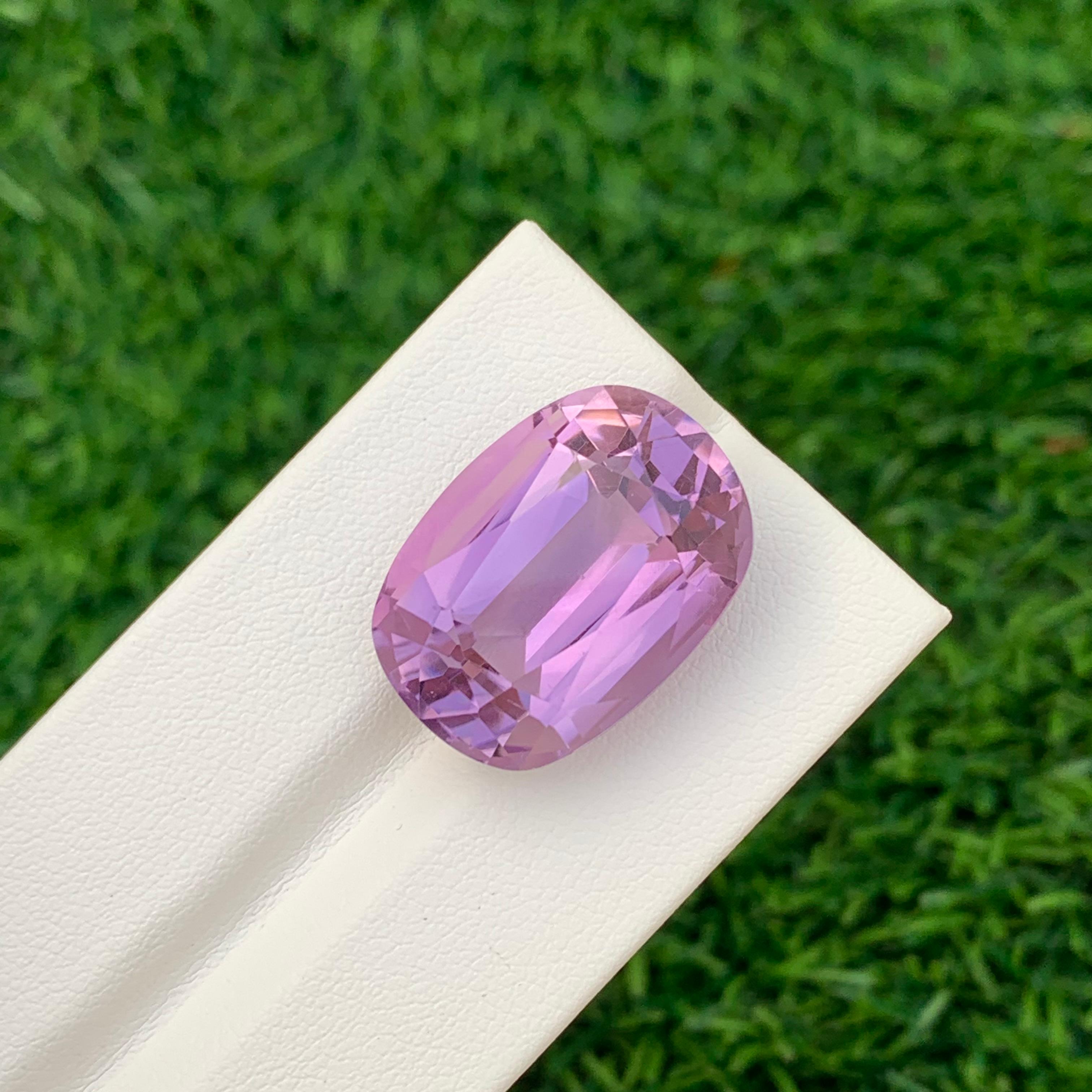 27,70 Karat Natürlicher loser Amethyst Ovalform Edelstein im Angebot 3