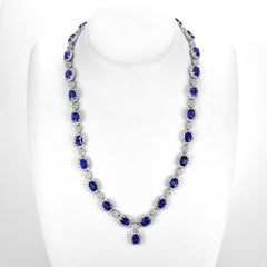 27.78 Carat Natural Ceylon Sapphires and Diamonds Necklace Made in Platinum