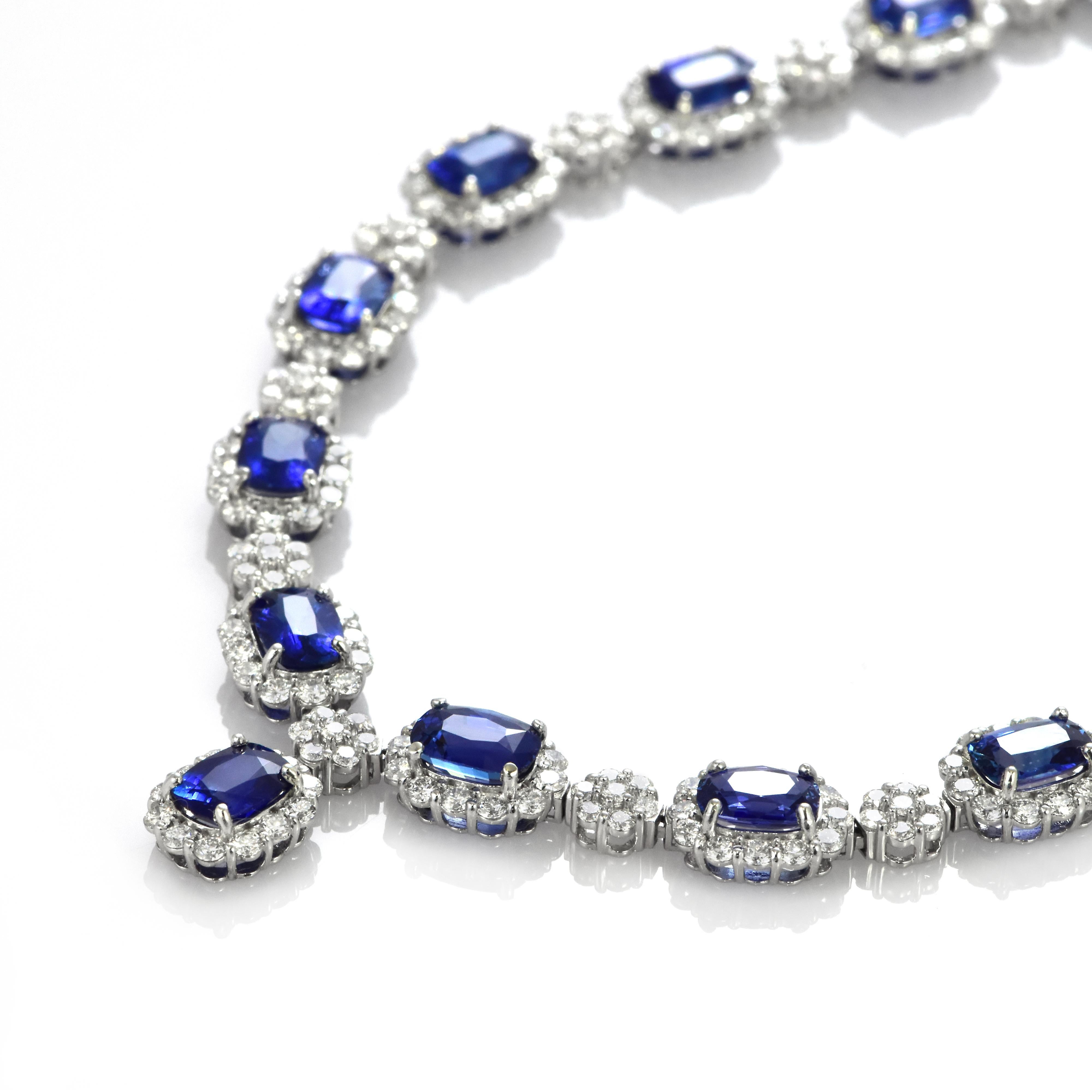 27.78 Carat Natural Ceylon Sapphires and Diamonds Necklace Made in Platinum In New Condition For Sale In Tokyo, JP