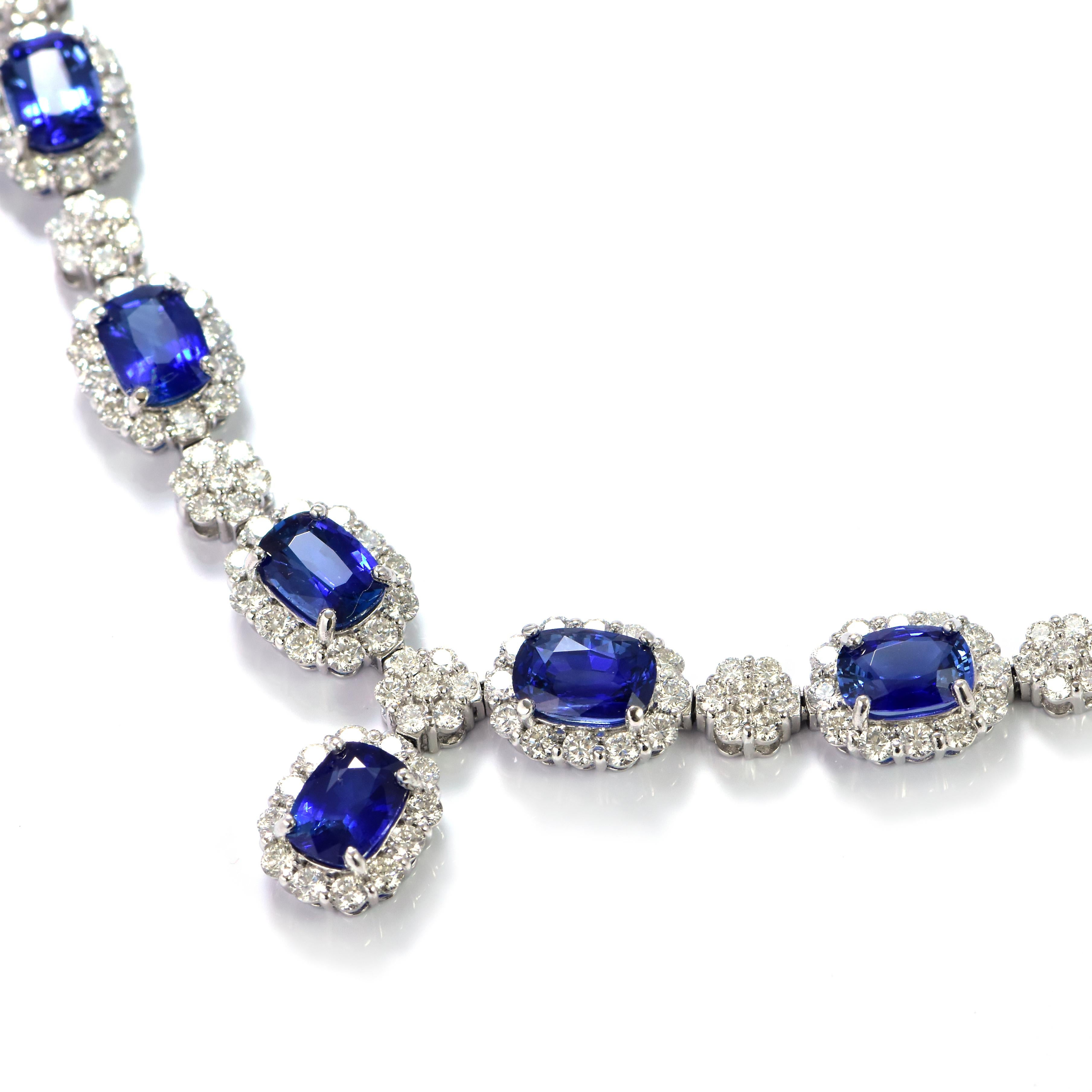 27.78 Carat Natural Ceylon Sapphires and Diamonds Necklace Made in Platinum For Sale 1