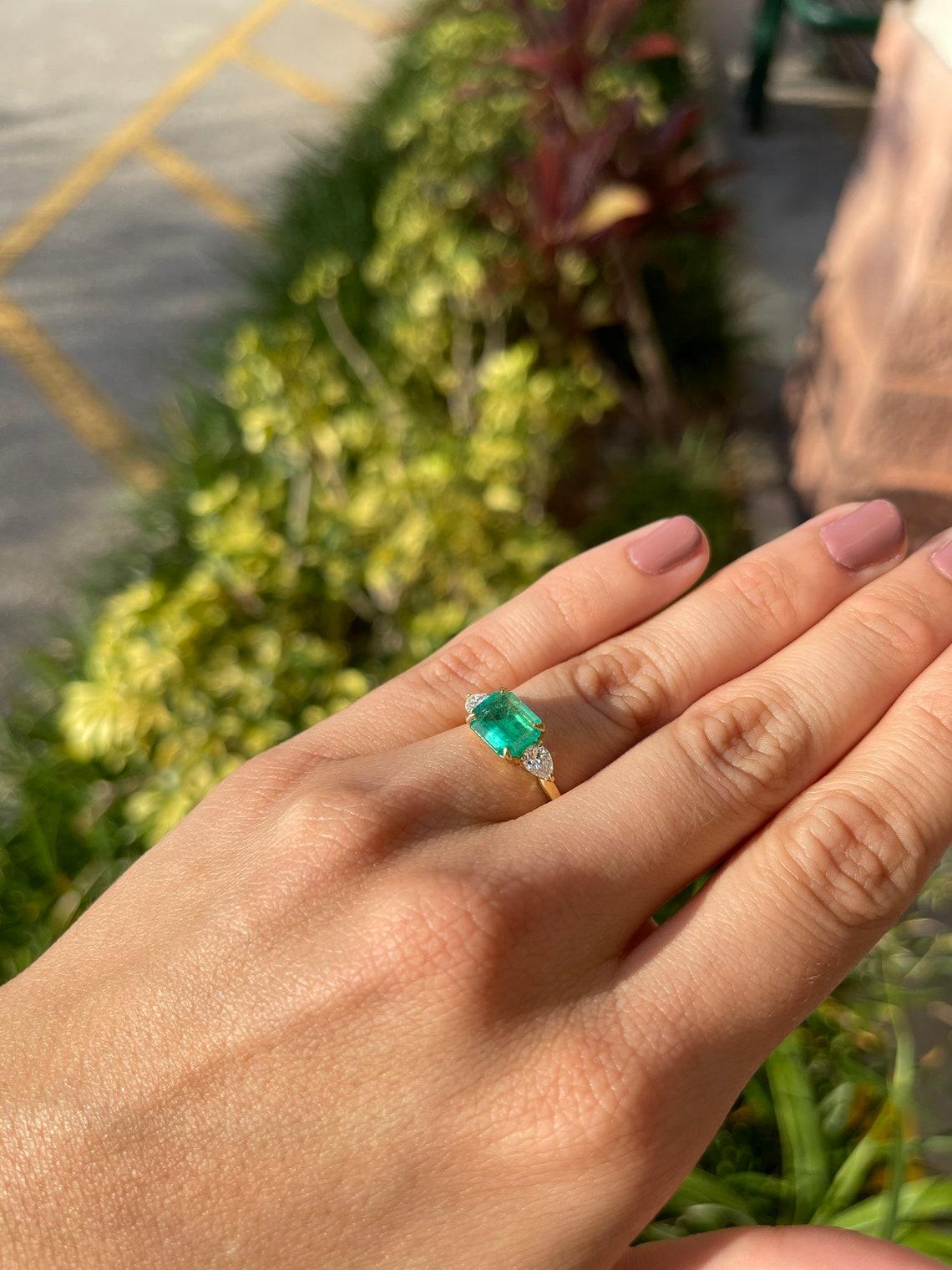 Modern 2.77tcw 18K Three Stone Colombian Emerald & Diamond Pear Cut Ring For Sale
