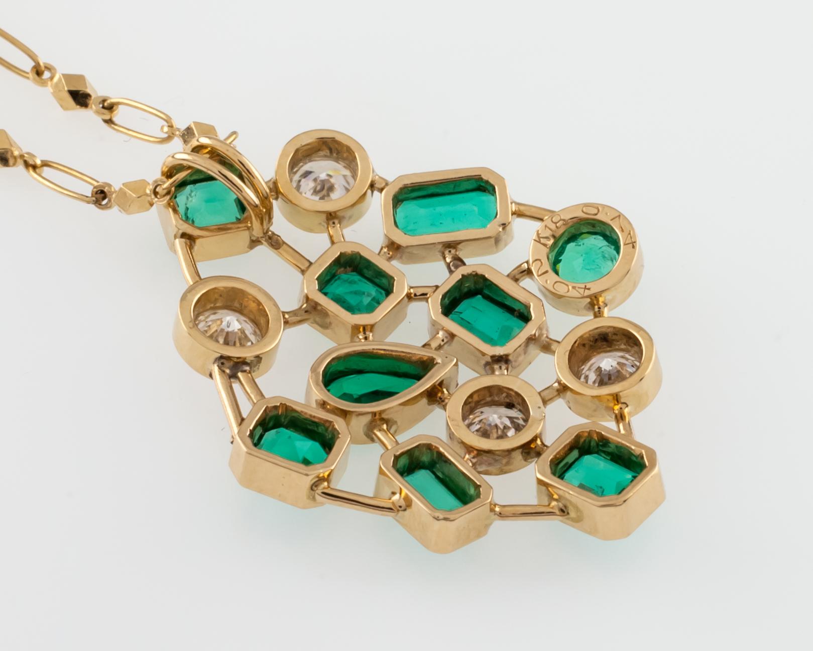 2.78 Carat Colombian Emerald and Diamond Custom Pendant in Yellow Gold In Good Condition In Sherman Oaks, CA