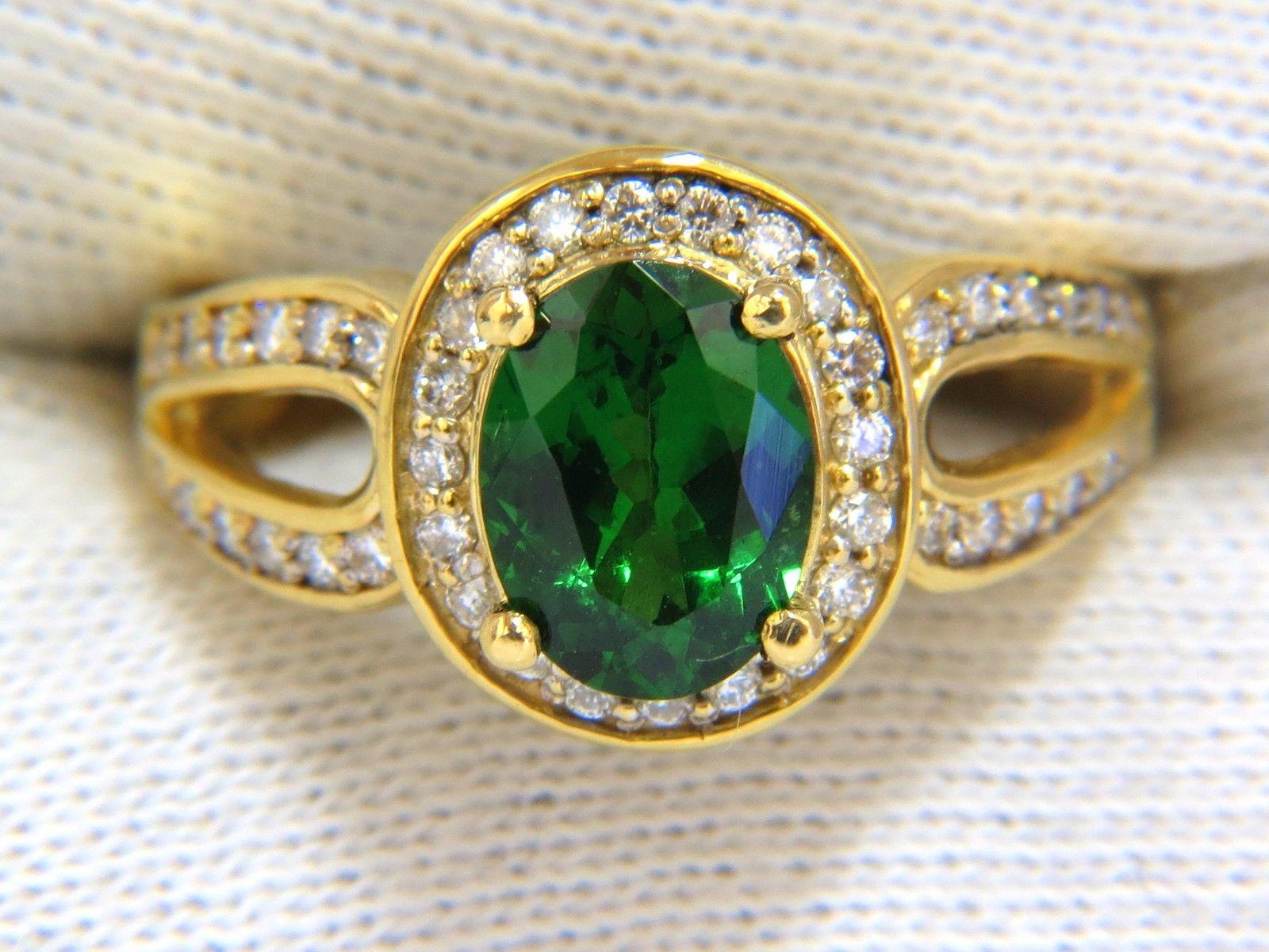 Oval Cut 2.78 Carat Natural Oval Vivid Mint Green Tsavorite Diamonds Double Shank Ri For Sale