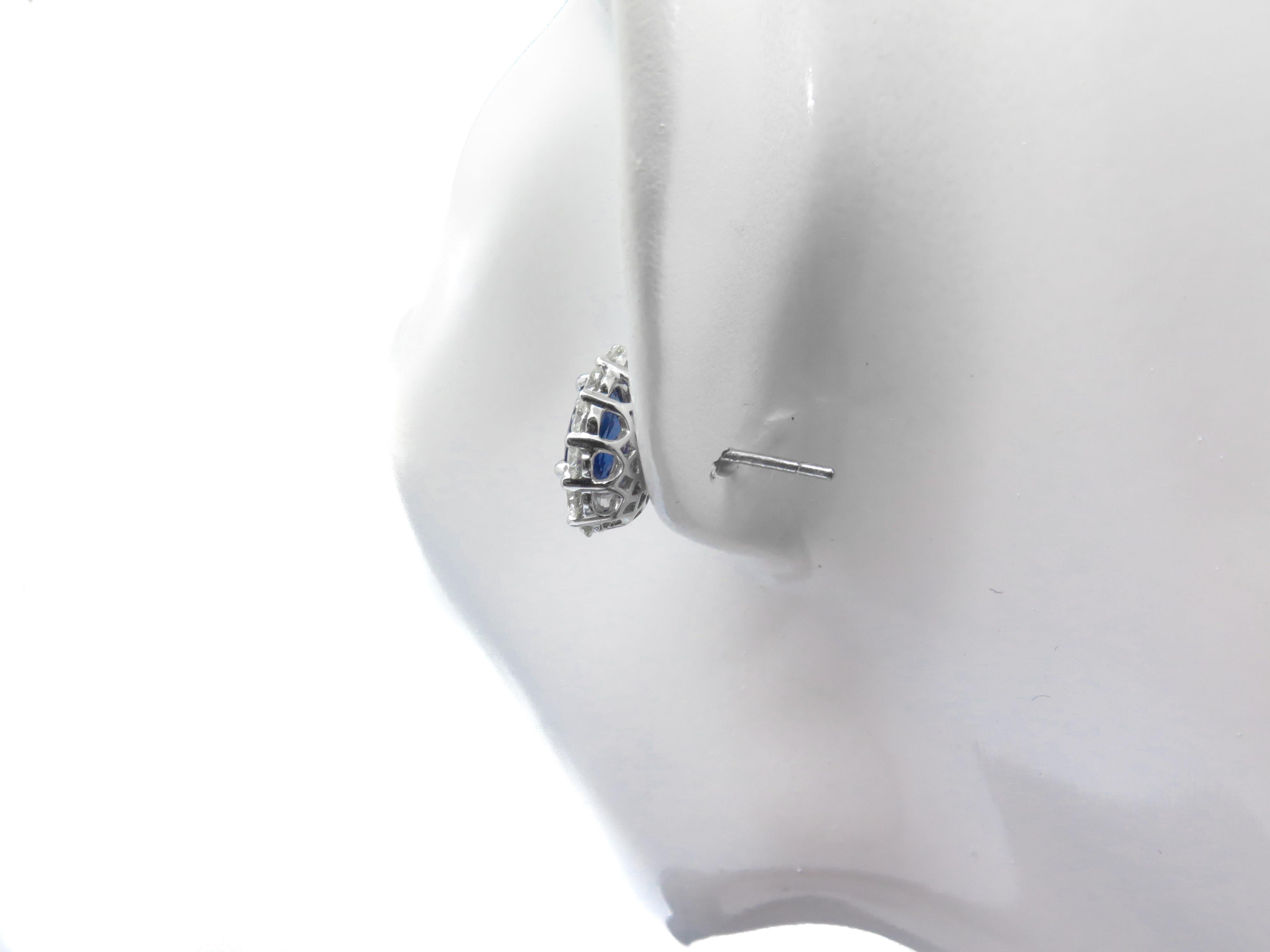 Women's Platinum 2.78 Carat Oval Cut Blue Sapphire Stud Earrings For Sale
