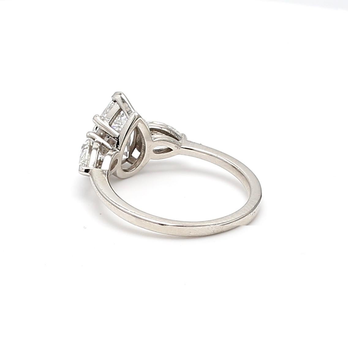 Titolo:
Anello di fidanzamento in platino con diamante da 2,78 carati a forma di pera D-I SI2-SI1
Stile:
Fidanzamento
Metallo:
Platino
Gemma 1:
Diamante da 1,98 carati
Numero di pietre:
1
Colore:
D
Chiarezza:
SI2
Forma:
Forma a pera
GIA:
DIAM PS D