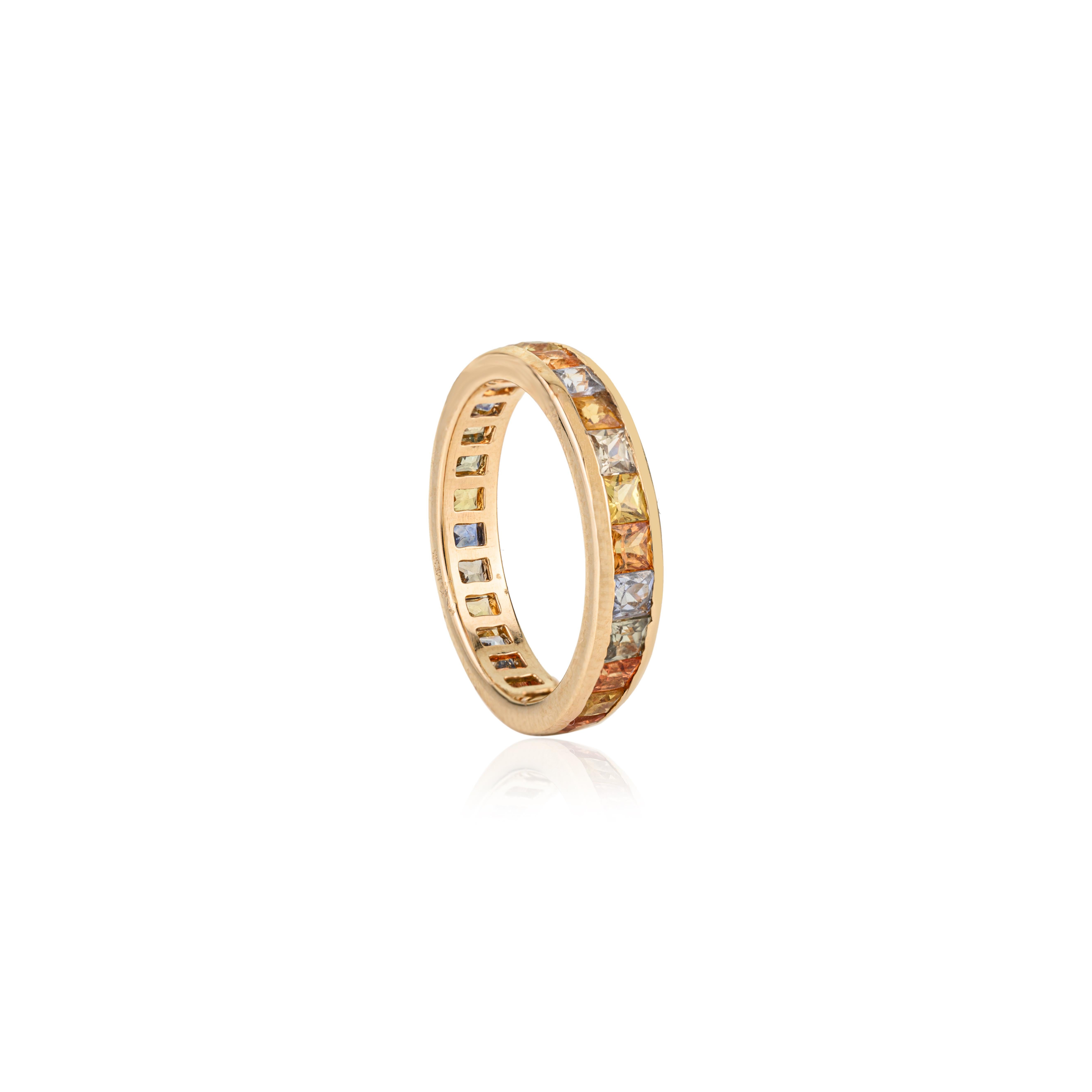 Im Angebot: 2,78 Ct Multi-Color Prinzessinnenschliff Saphir Eternity Band Ring in 14K Gelbgold () 5