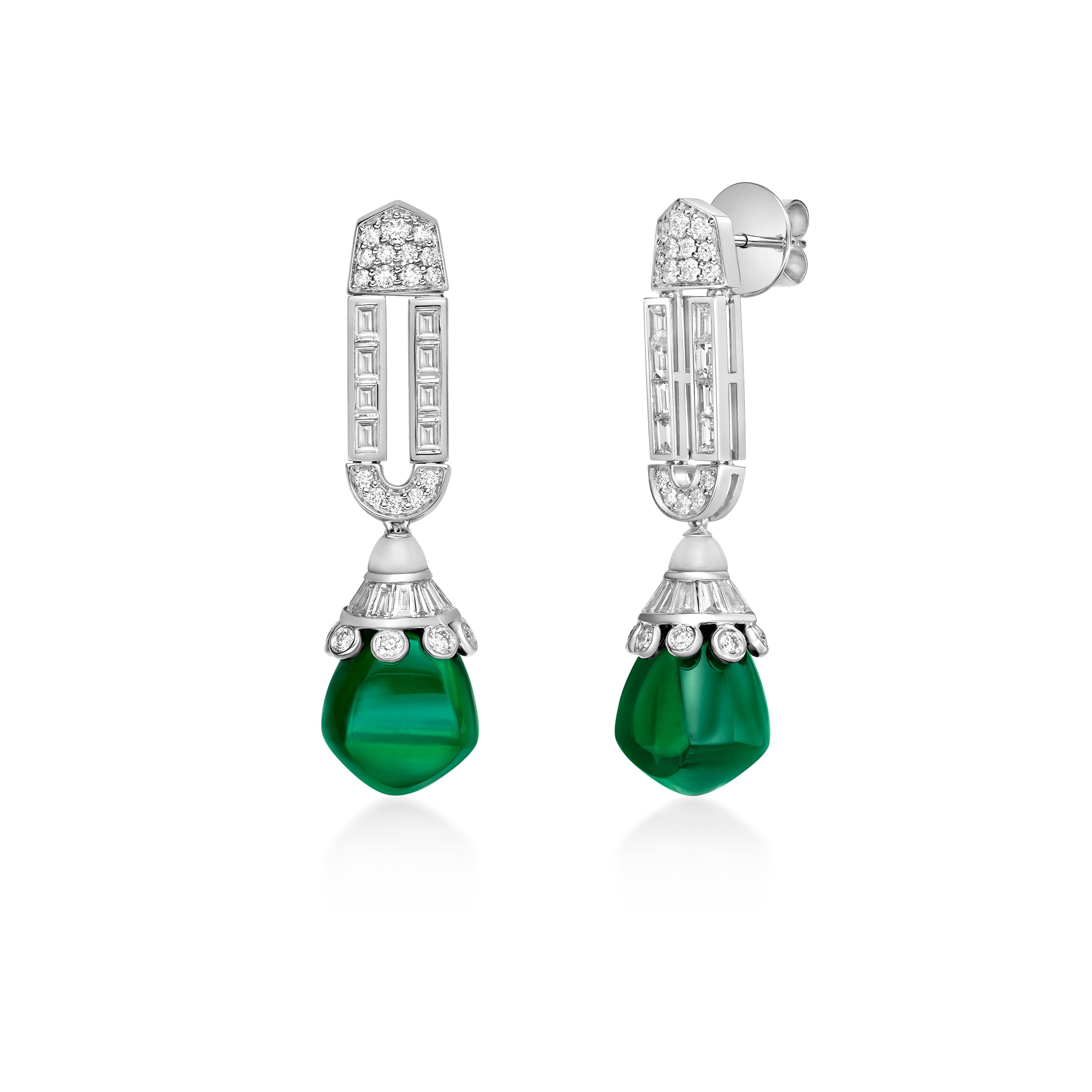Taille mixte Pendants d'oreilles en tourmaline verte de 27,83 carats en or blanc 18 carats avec diamant. en vente