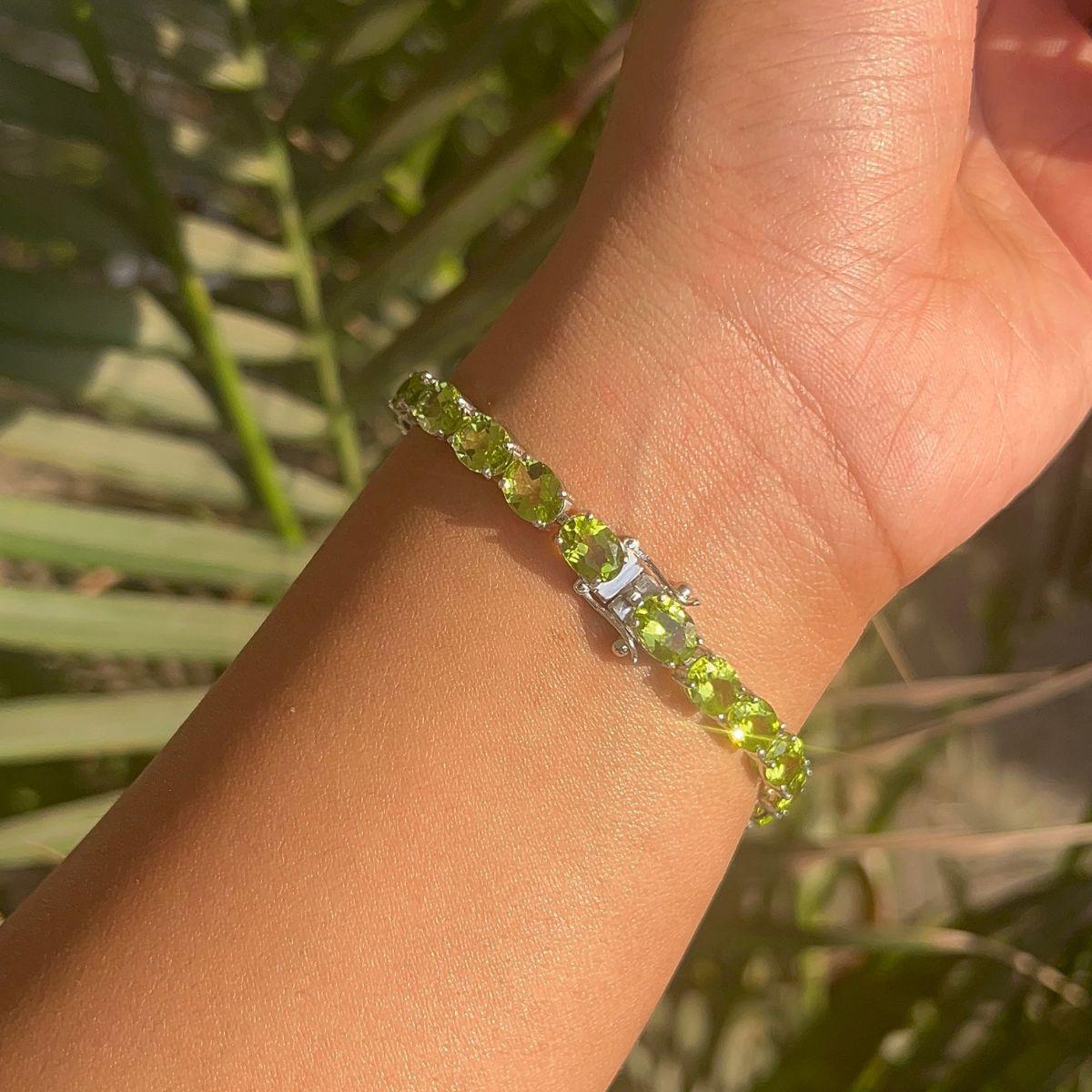 Donna 27,85 carati di peridoto taglio ovale in argento 925 Bracciale da tennis per mamma regalo in vendita