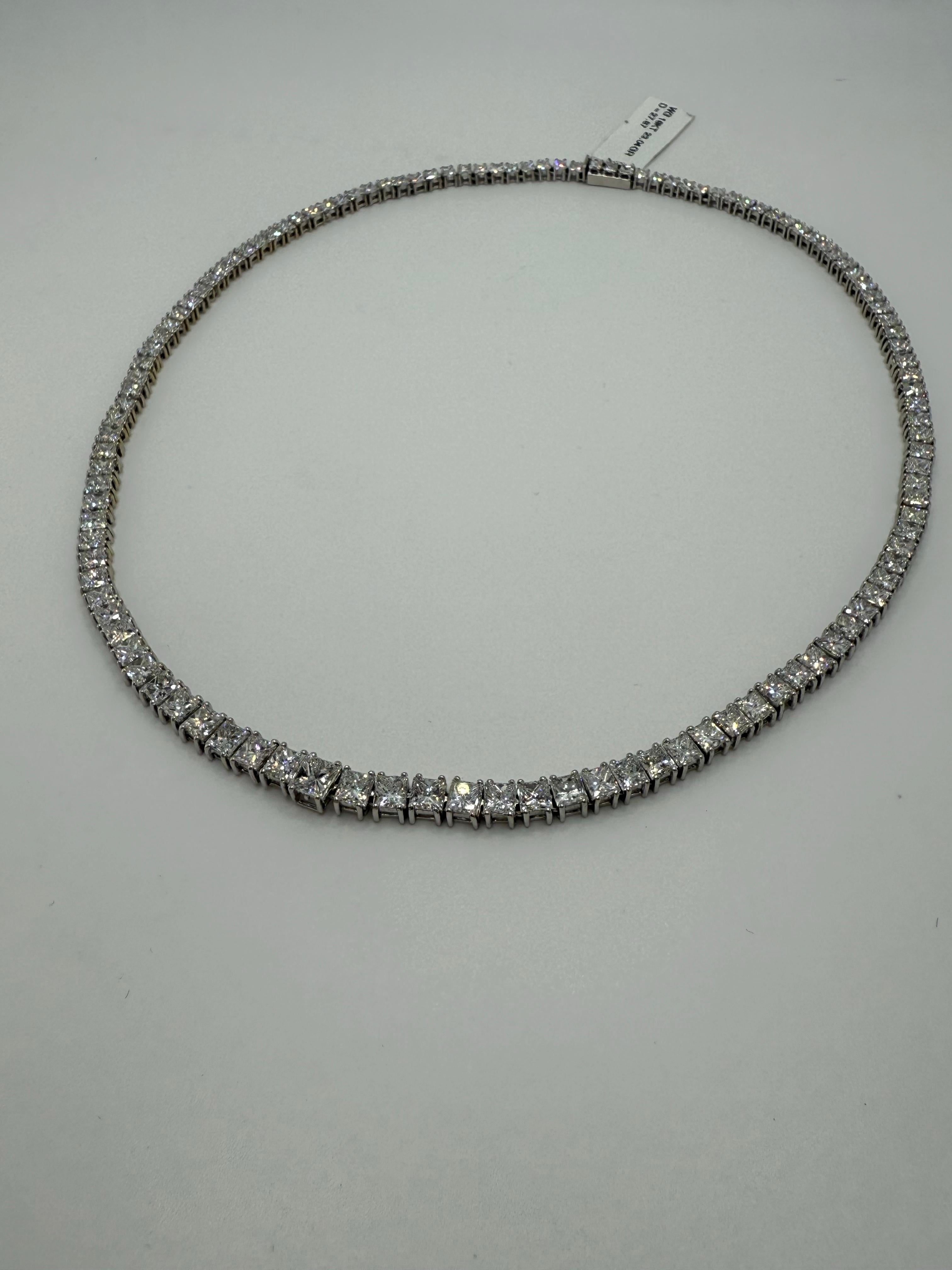 Collier de tennis 27,87 ct taille princesse Neuf - En vente à Los Angeles, CA