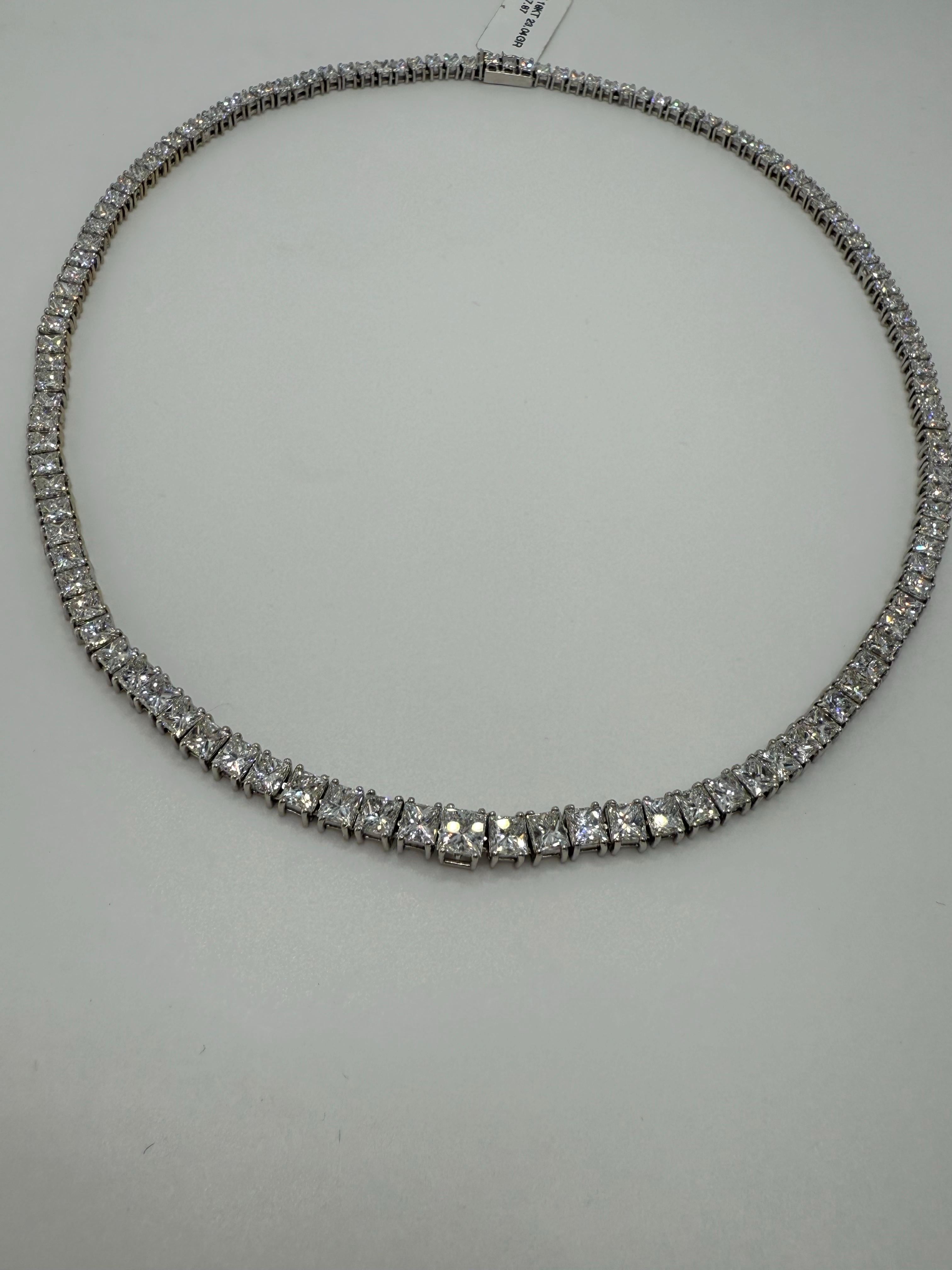 Collier de tennis 27,87 ct taille princesse Unisexe en vente