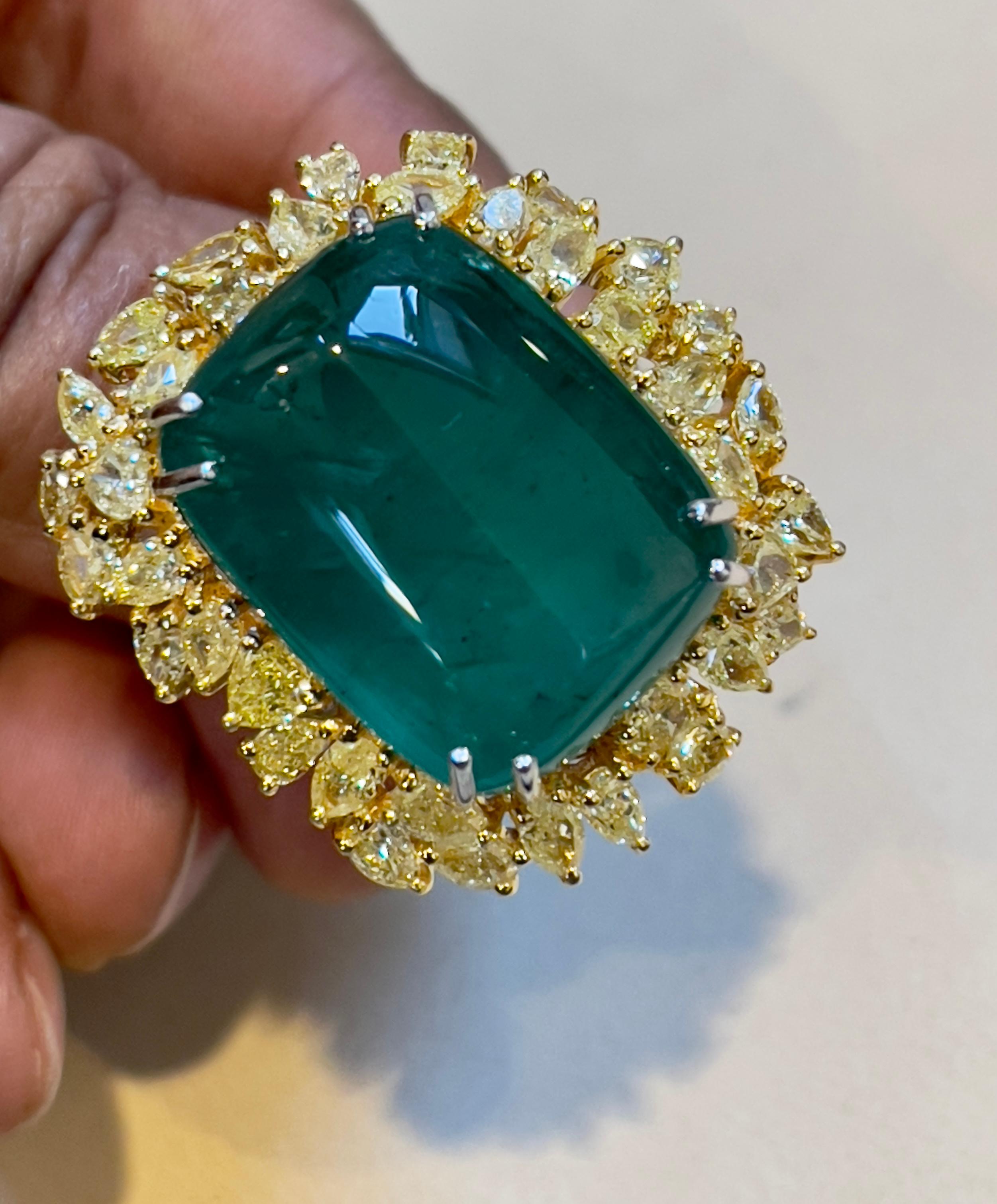 27.89 Ct Natural Colombian Emerald Cabochon & 5.73 Ct Yellow Diamond Ring 18 Kt For Sale 11