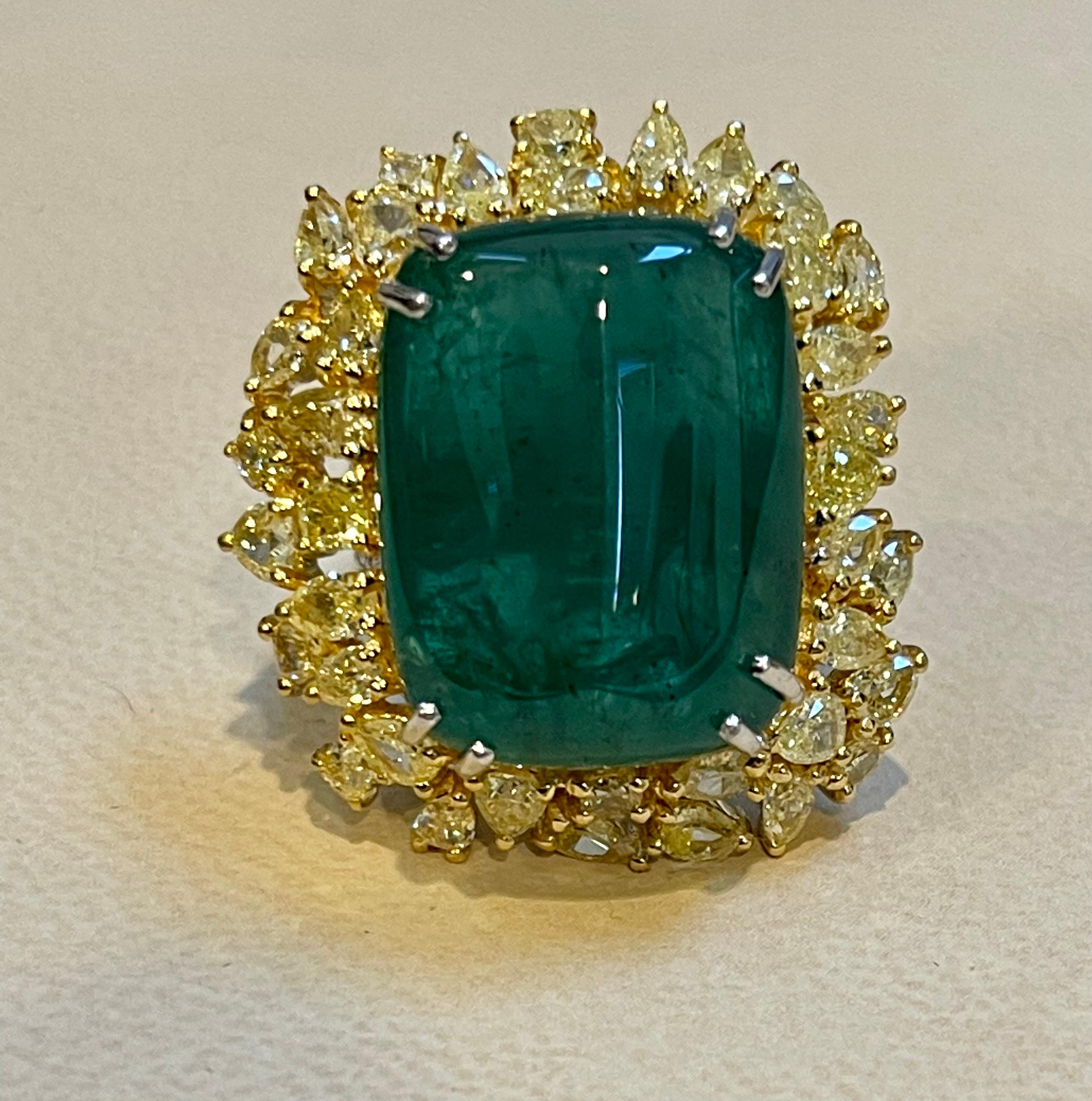 Women's 27.89 Ct Natural Colombian Emerald Cabochon & 5.73 Ct Yellow Diamond Ring 18 Kt For Sale