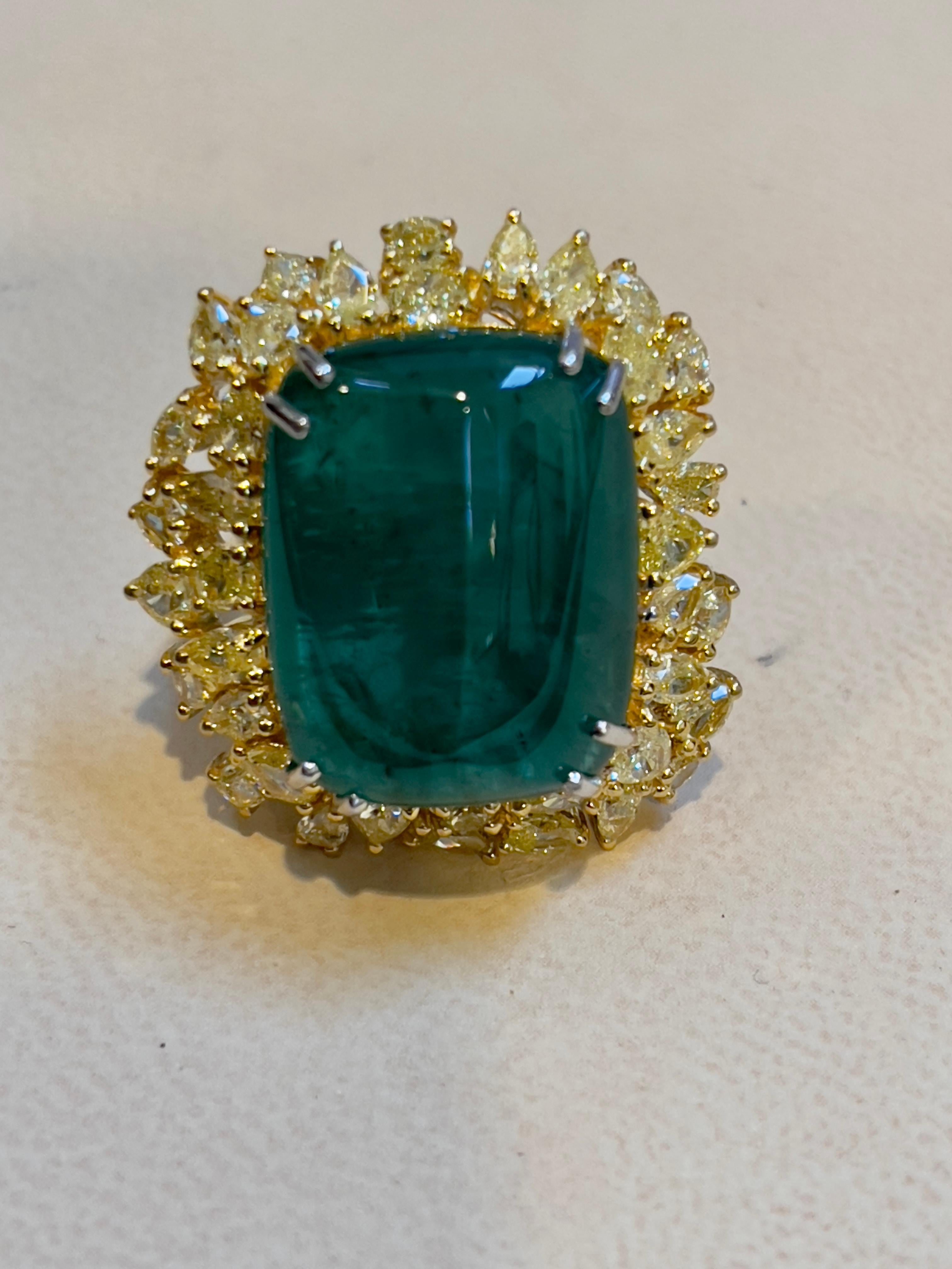 27.89 Ct Natural Colombian Emerald Cabochon & 5.73 Ct Yellow Diamond Ring 18 Kt For Sale 4
