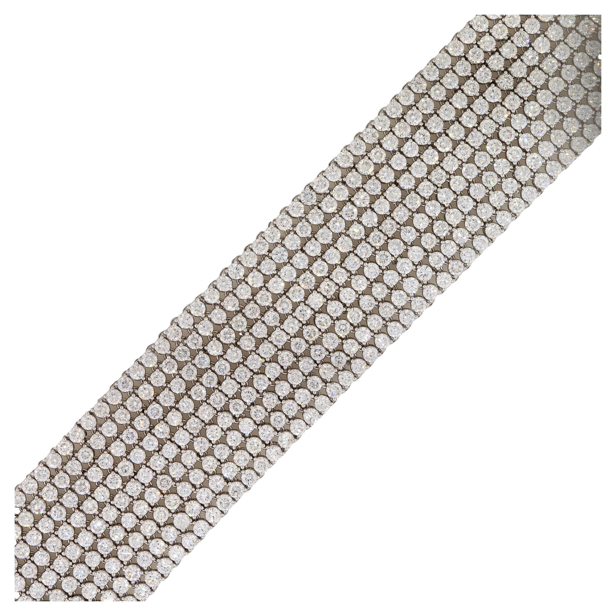 27.9 Carat Diamond 9-Row Tennis Bracelet 18 Karat En stock en vente