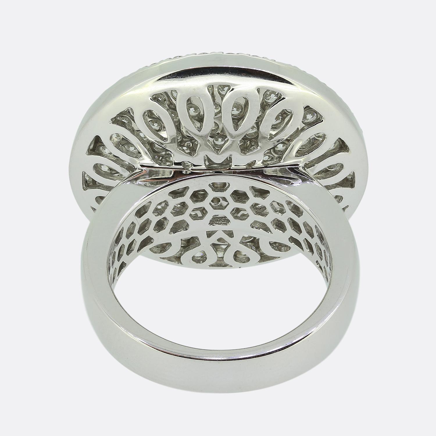 2,79 Karat Pavé-besetzter konkaver Diamantring im Zustand „Gut“ im Angebot in London, GB