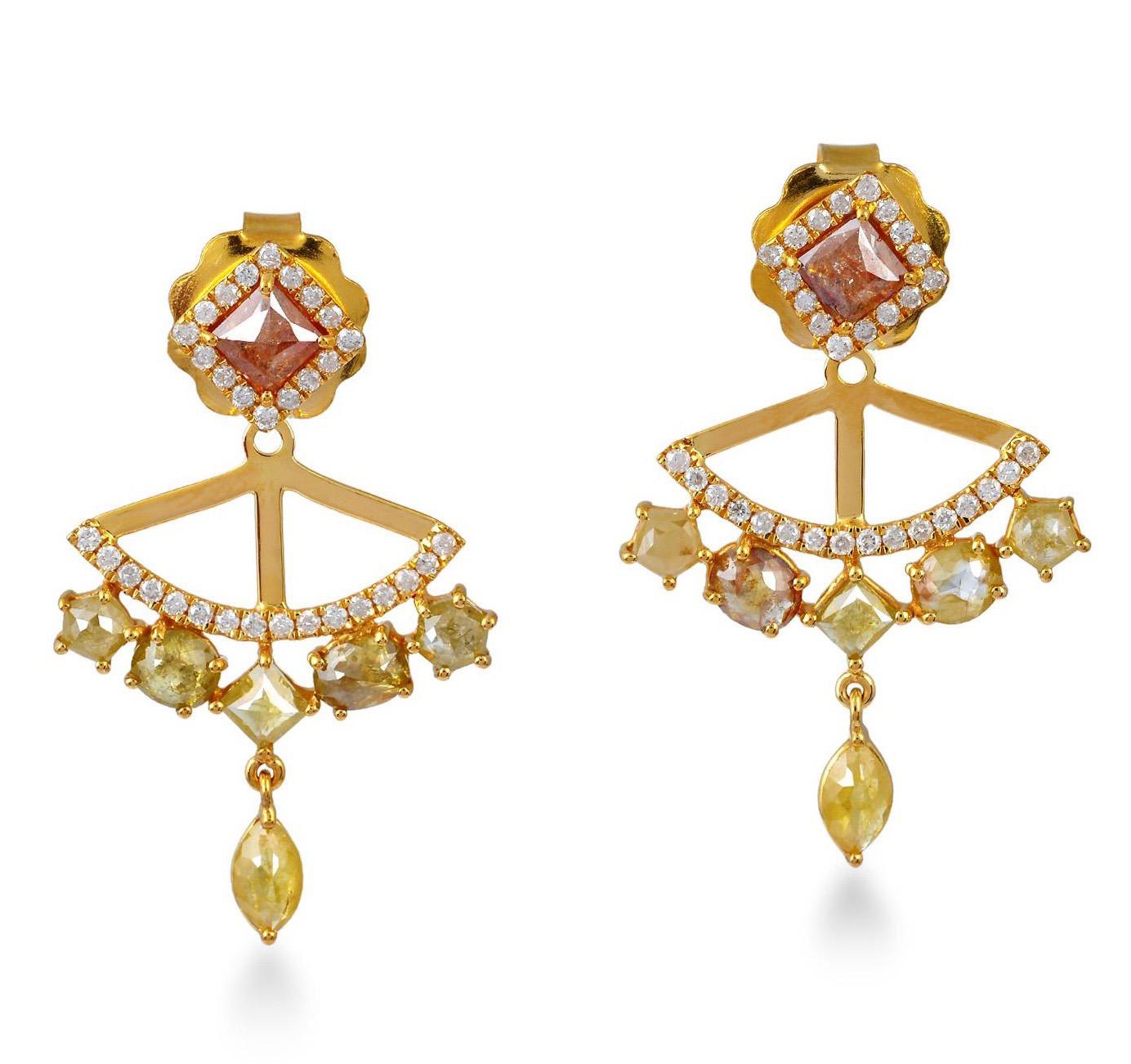 Non taillé Boucles d'oreilles en or 18 carats avec diamants fantaisie de 2,79 carats en vente